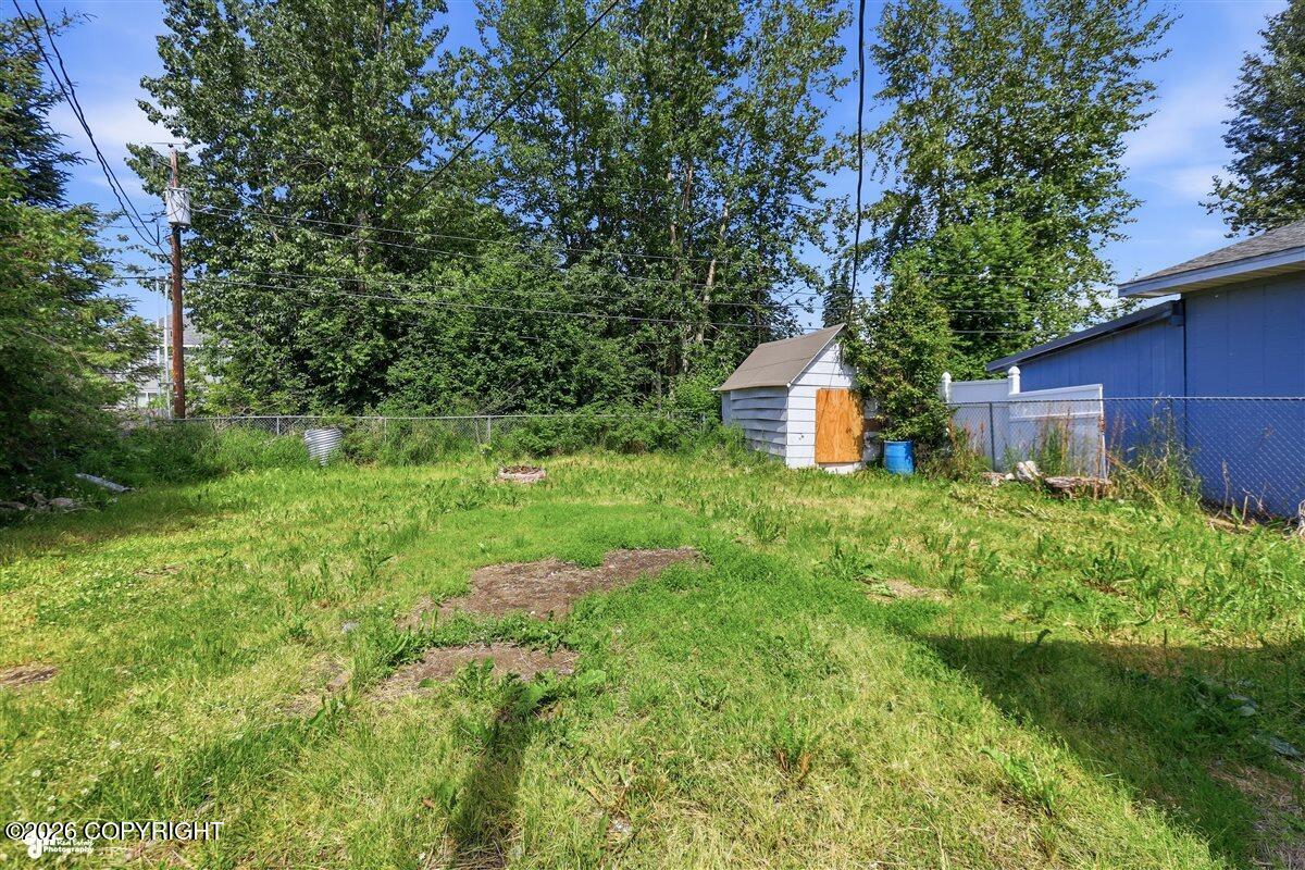 6741 E 12th Avenue Property Photo 16