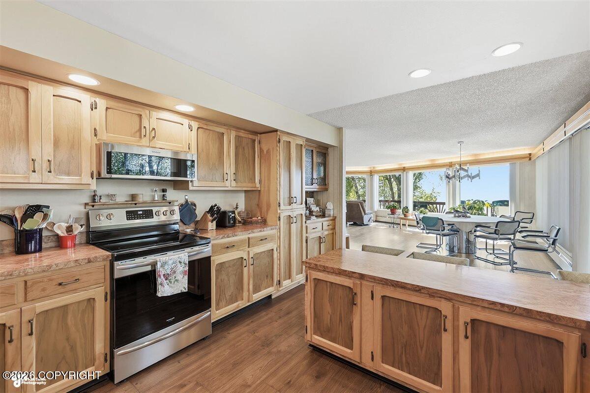 1517 Toyon Way Property Photo 11
