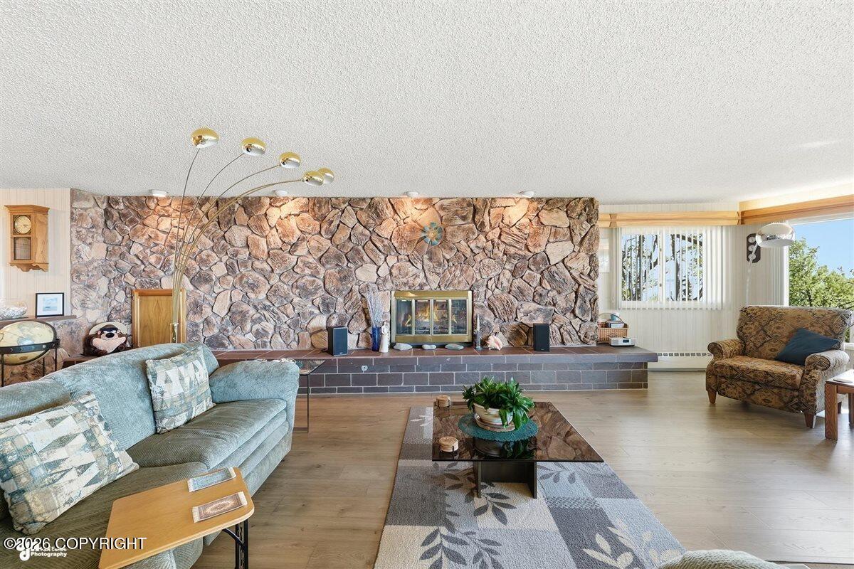 1517 Toyon Way Property Photo 17