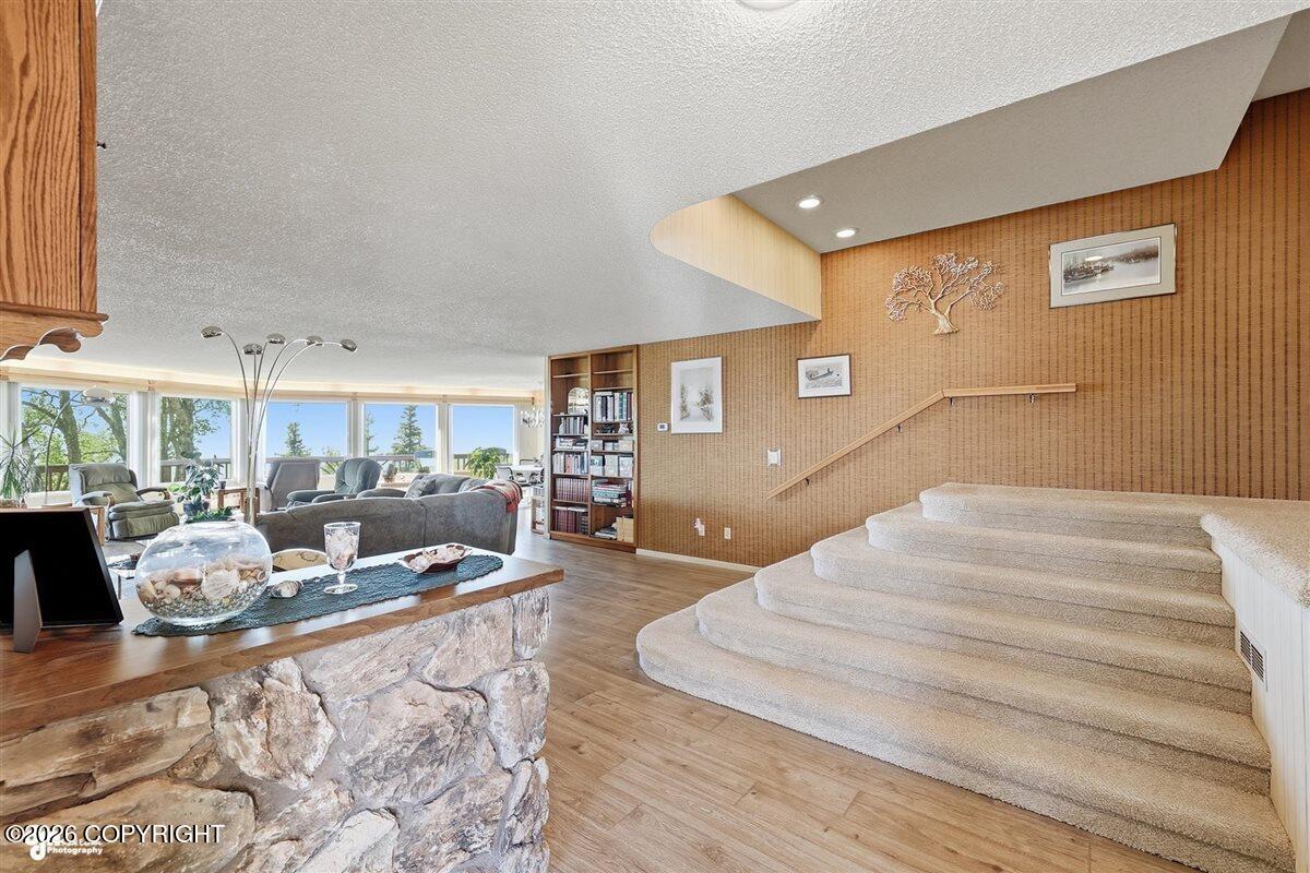 1517 Toyon Way Property Photo 21