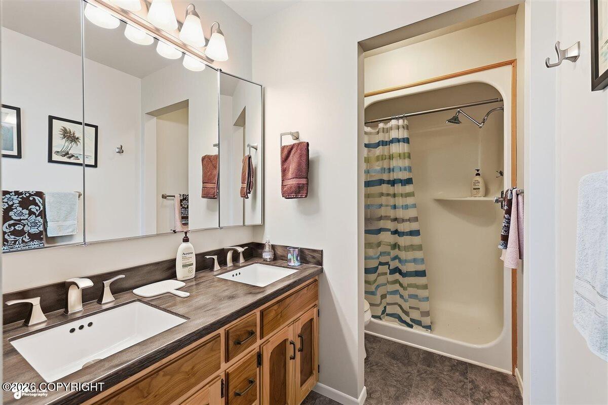 1517 Toyon Way Property Photo 32