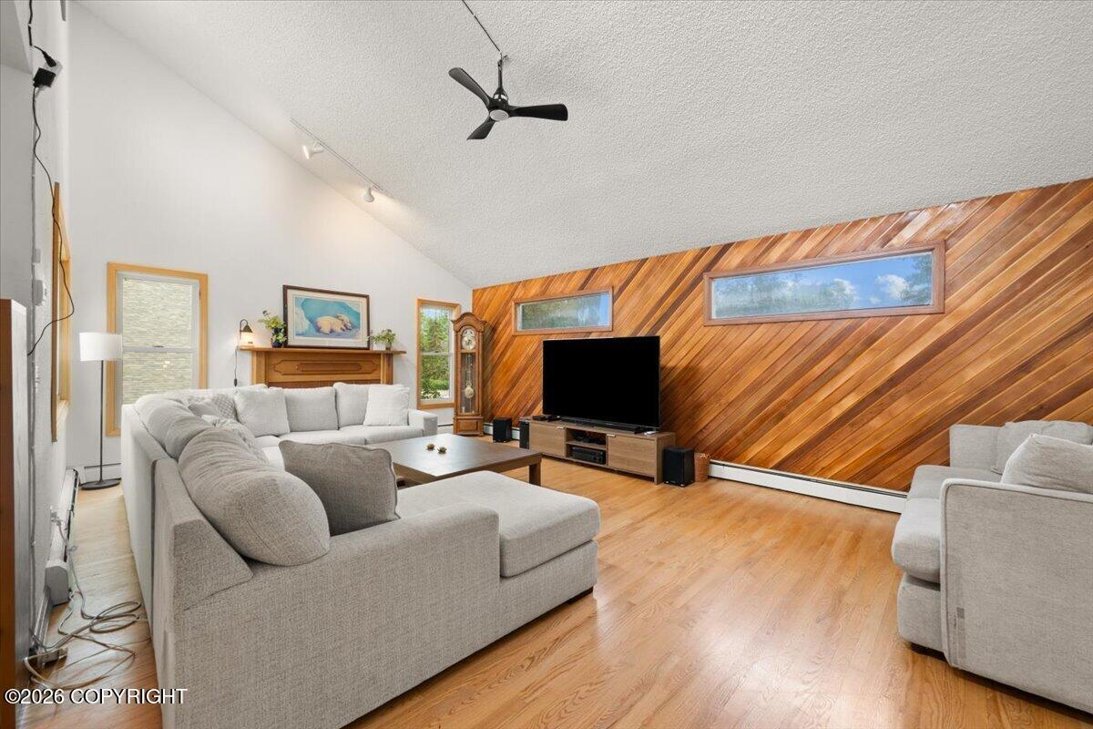 2261 Belmont Drive Property Photo 5