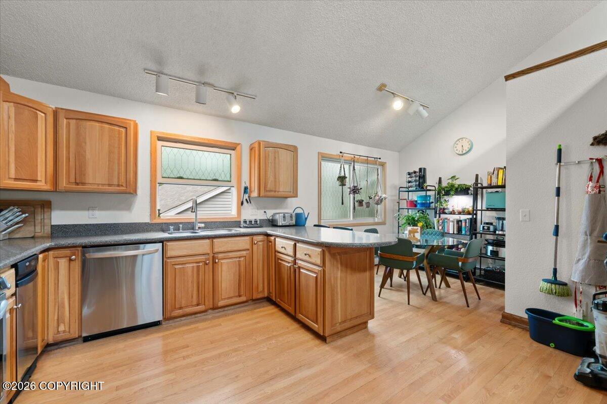 2261 Belmont Drive Property Photo 10