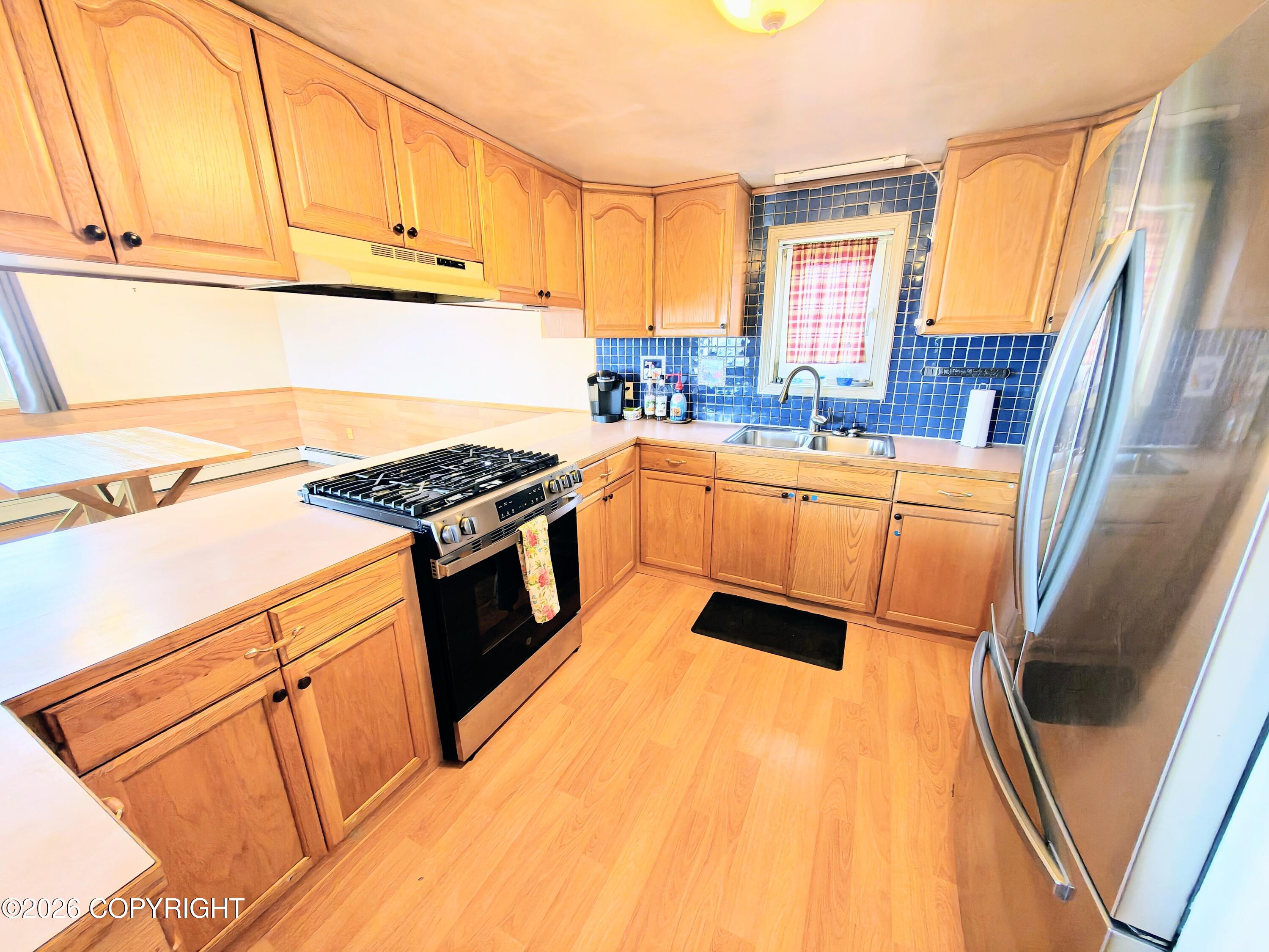 425 6th Avenue Property Photo 22