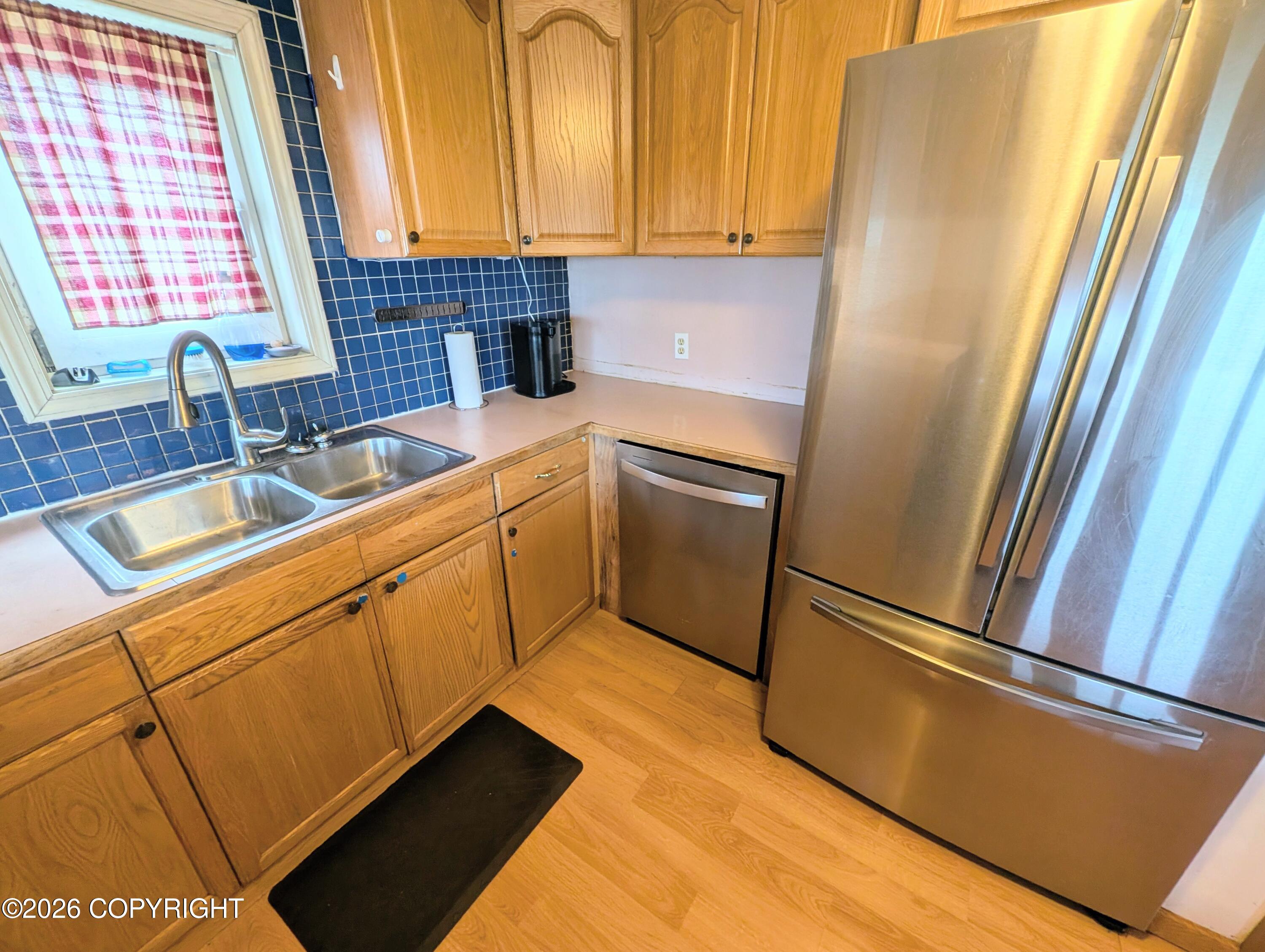 425 6th Avenue Property Photo 23