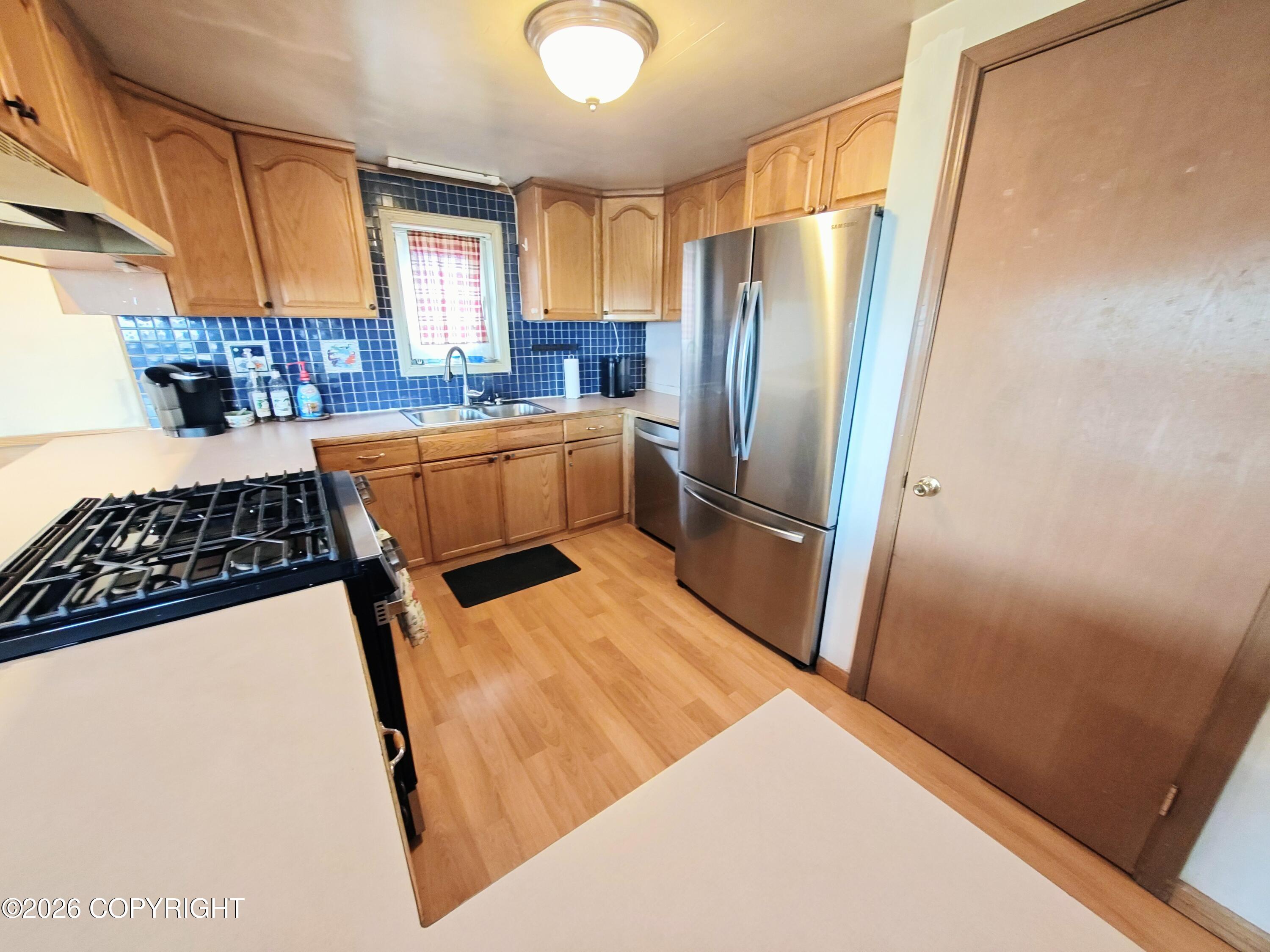 425 6th Avenue Property Photo 26