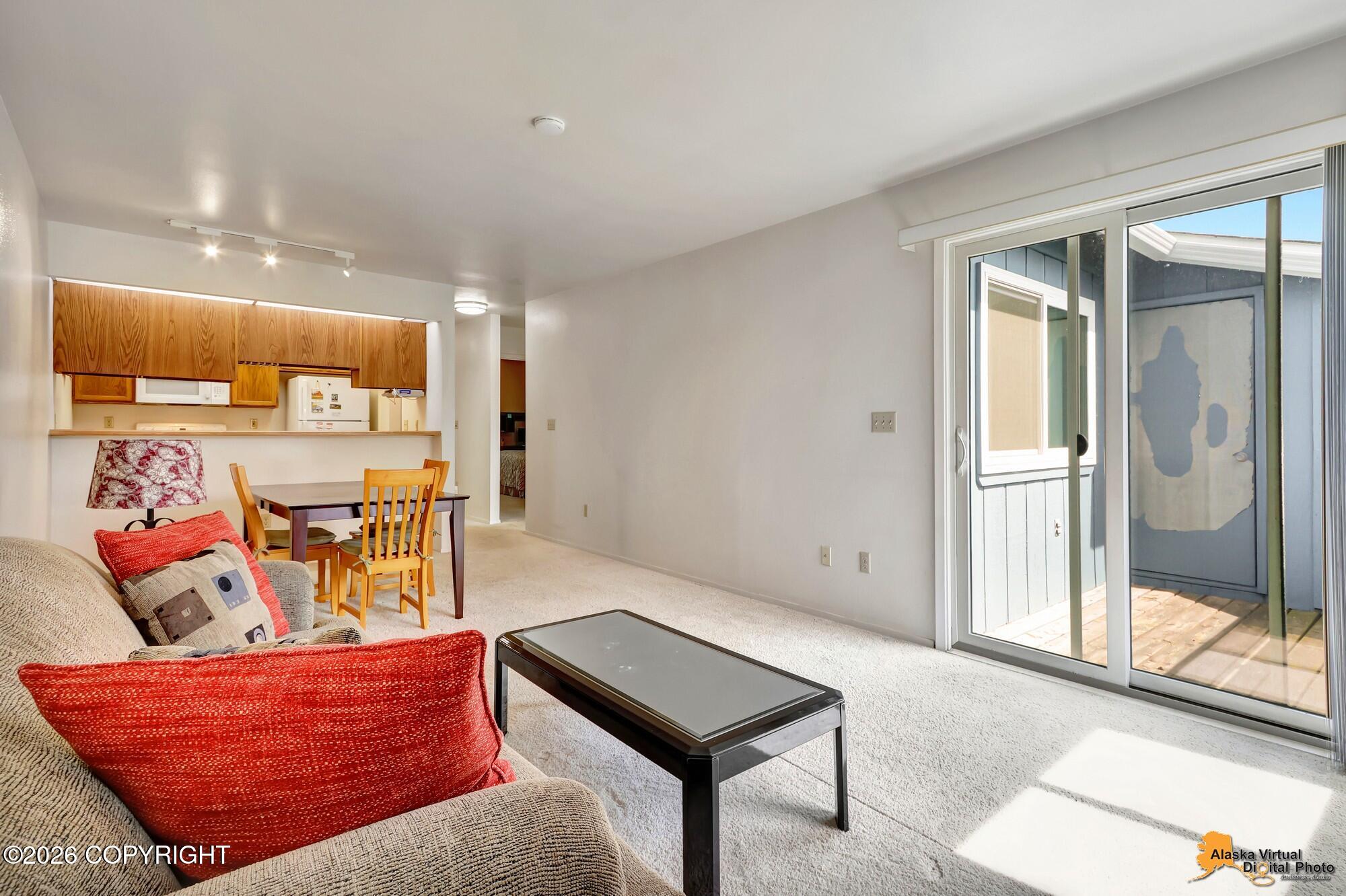 1670 Eastridge Drive #302 Property Photo 7