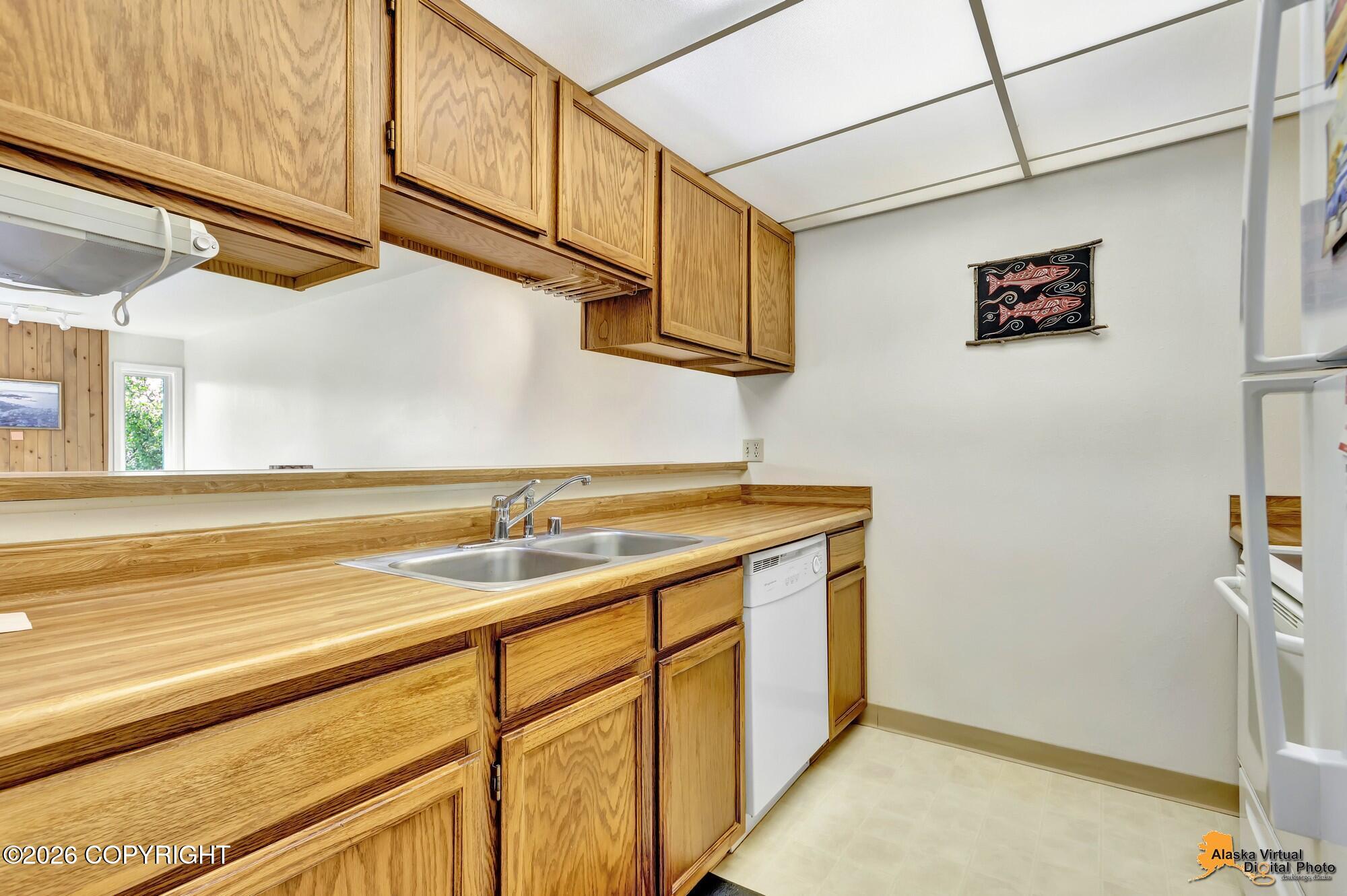 1670 Eastridge Drive #302 Property Photo 11