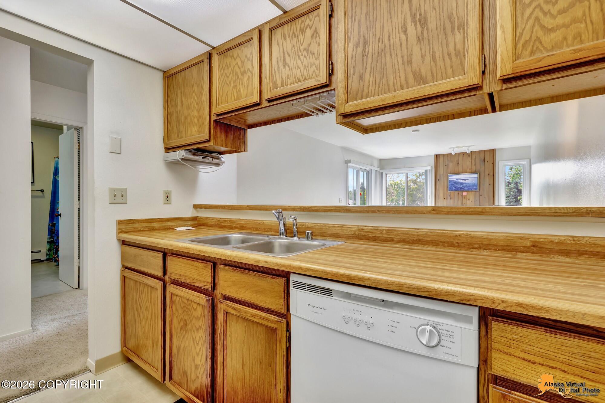 1670 Eastridge Drive #302 Property Photo 13