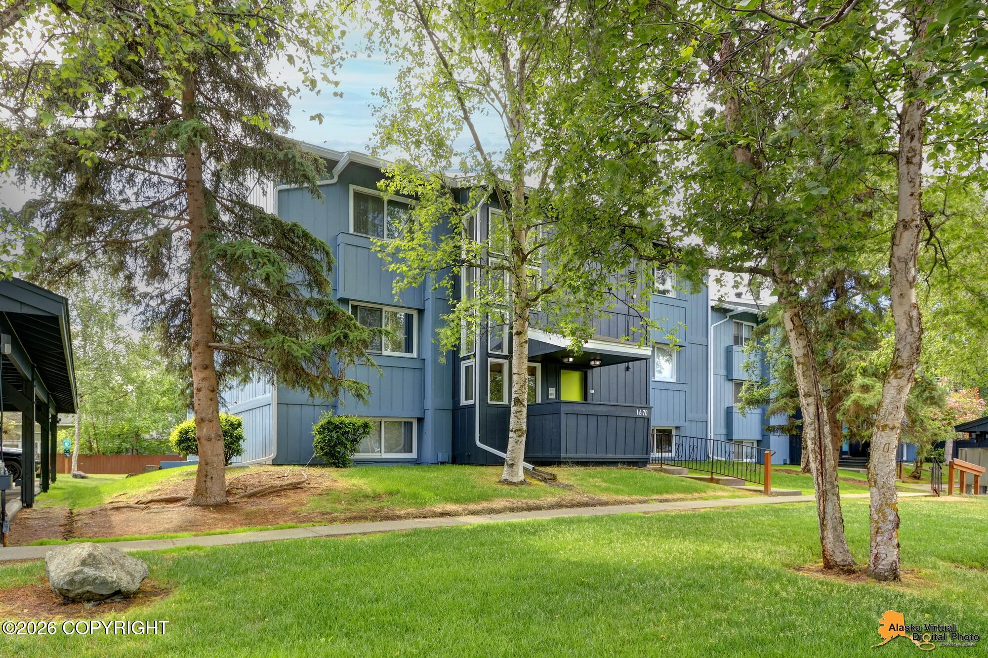 1670 Eastridge Drive #302 Property Photo 27
