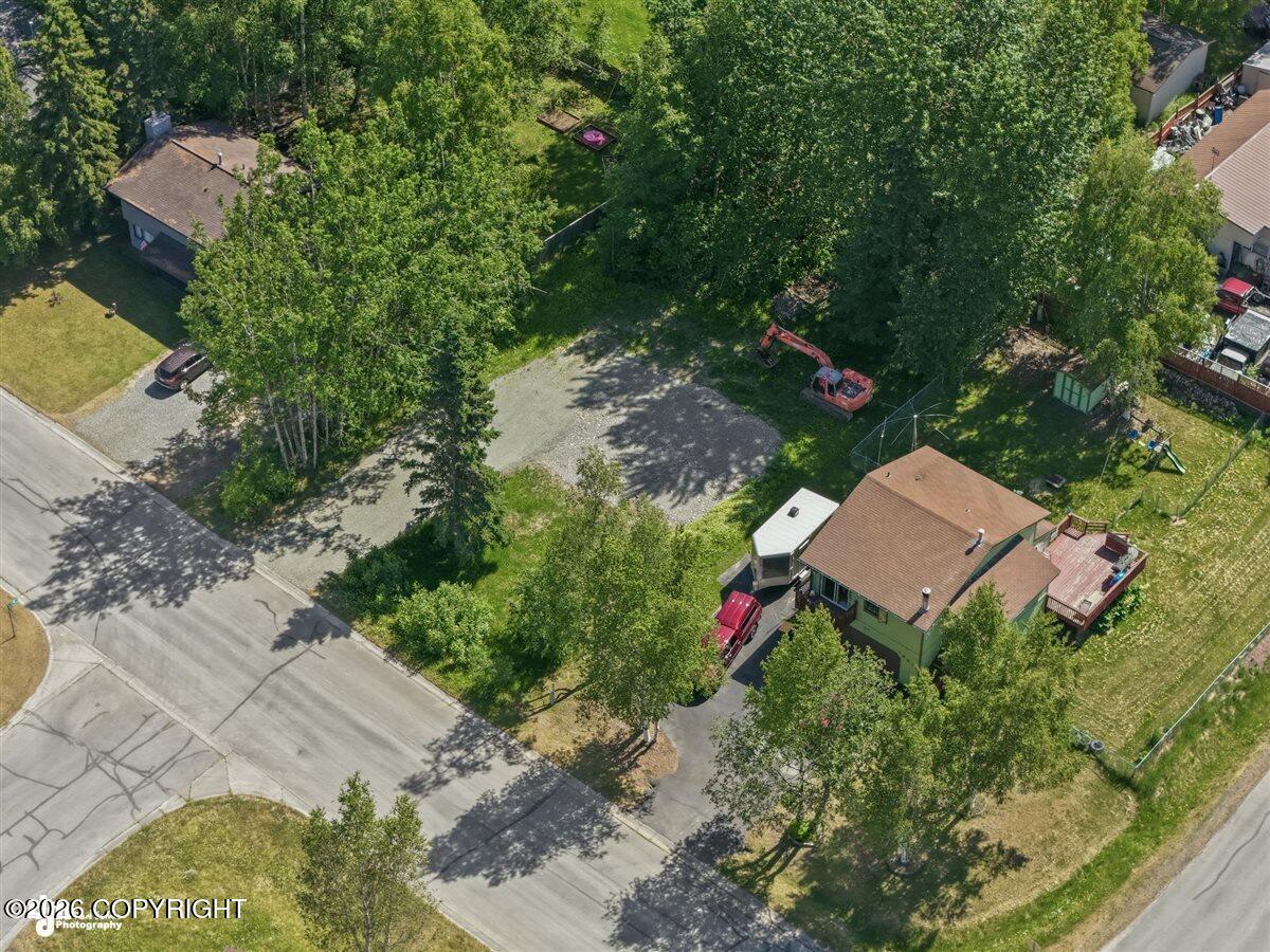 16826 Riddell Street Property Photo 20