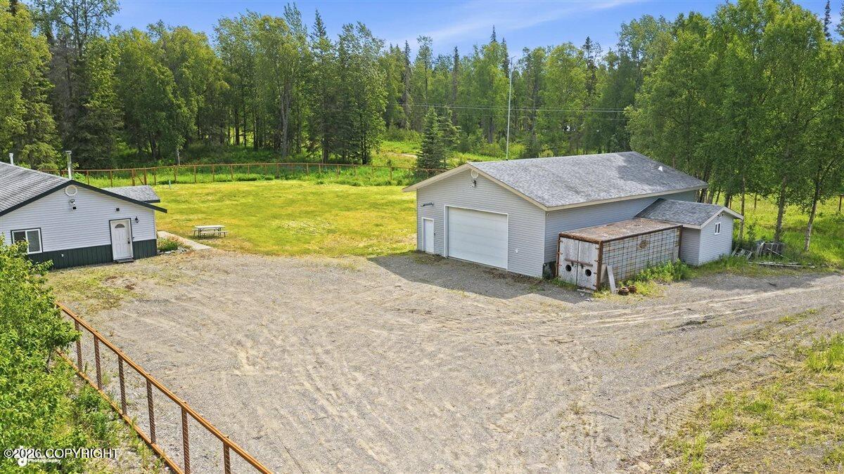 49032 Windy Road Property Photo 2