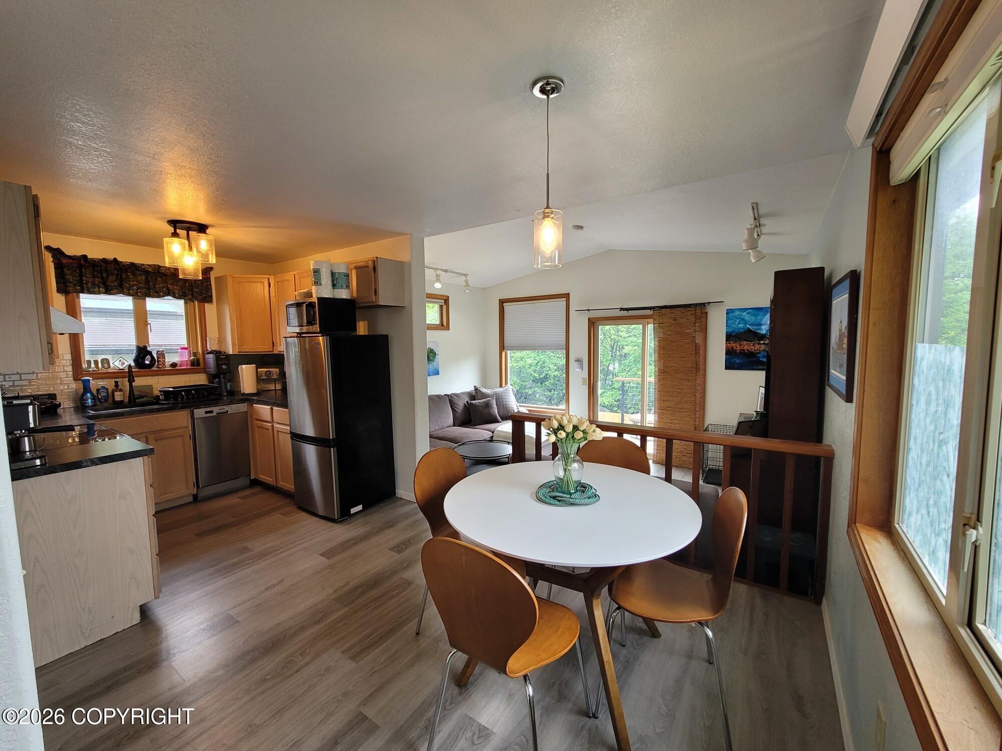 1729 Edgecumbe Drive Property Photo 41