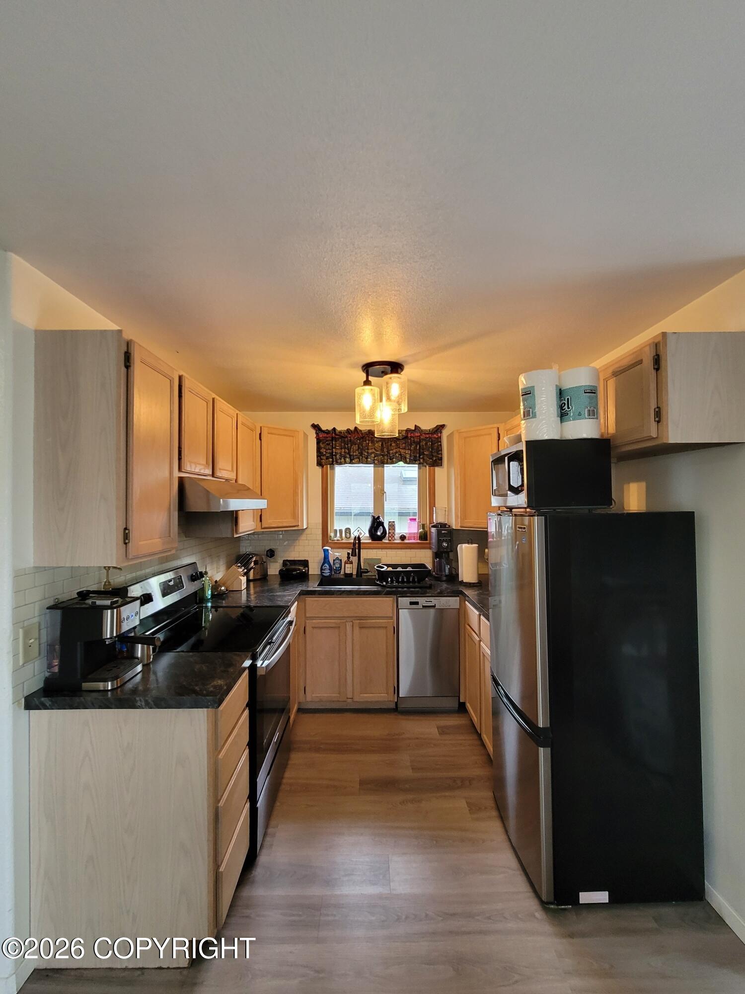 1729 Edgecumbe Drive Property Photo 43