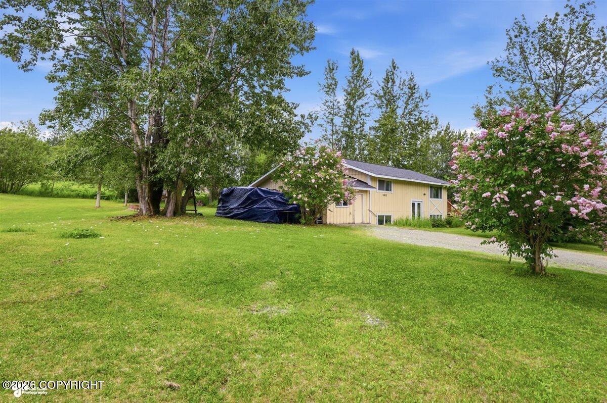 12075 E Chalet Drive Property Photo 2