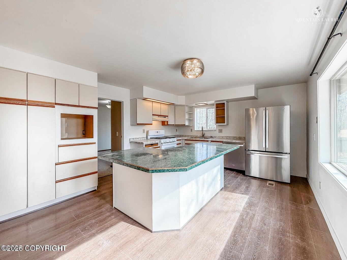 8747 S Twilight Drive Property Photo 6