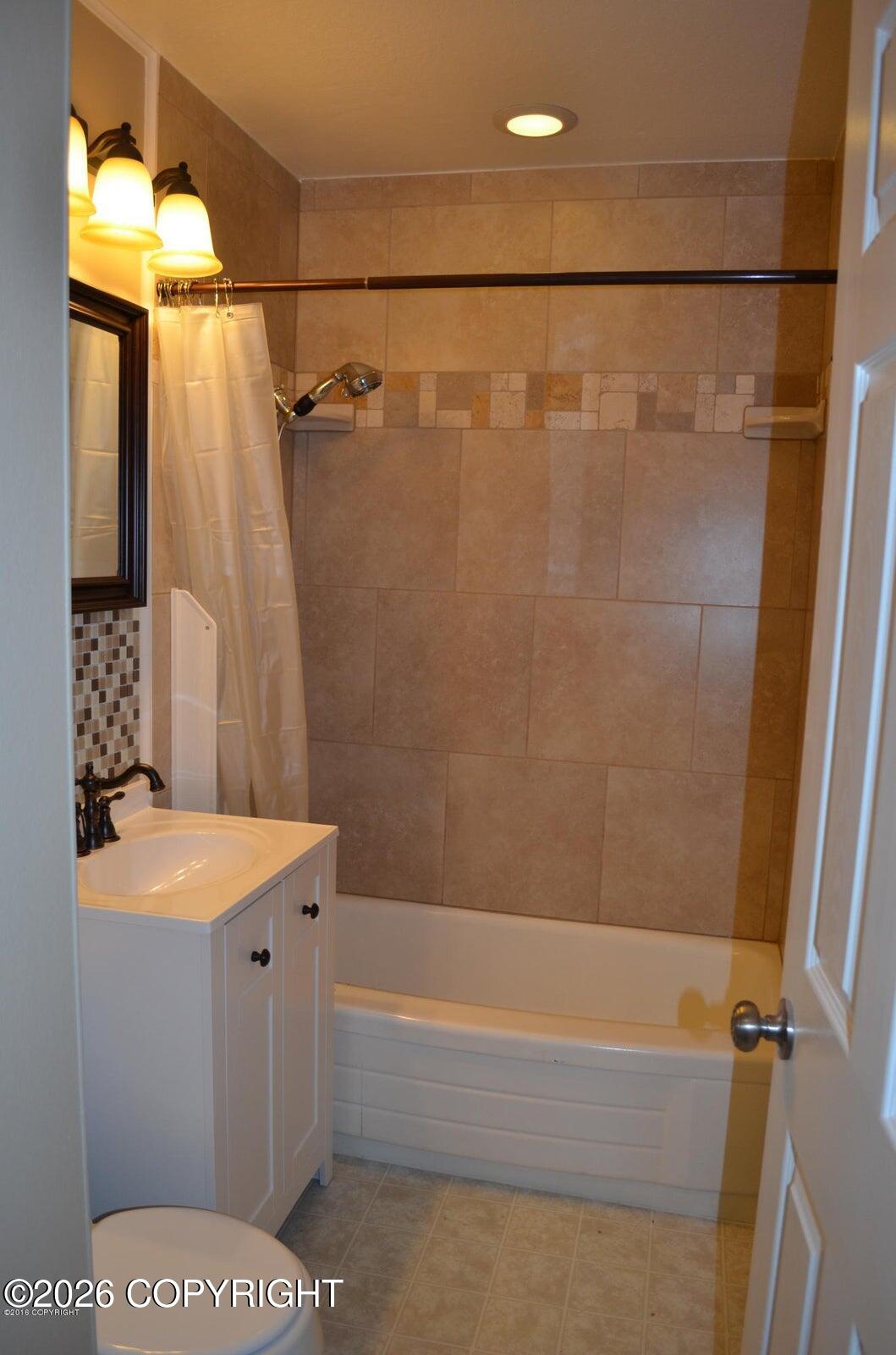 4136 San Roberto Avenue Property Photo 4