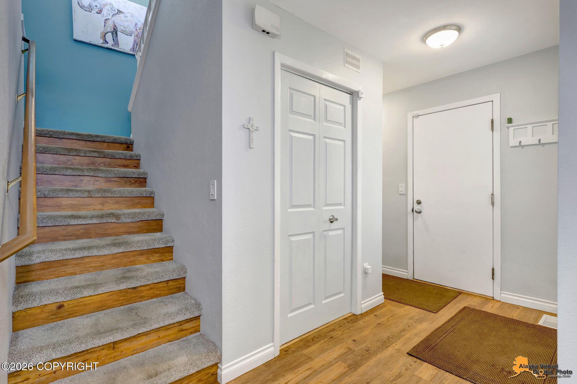 1909 Parkside Drive Property Photo 5
