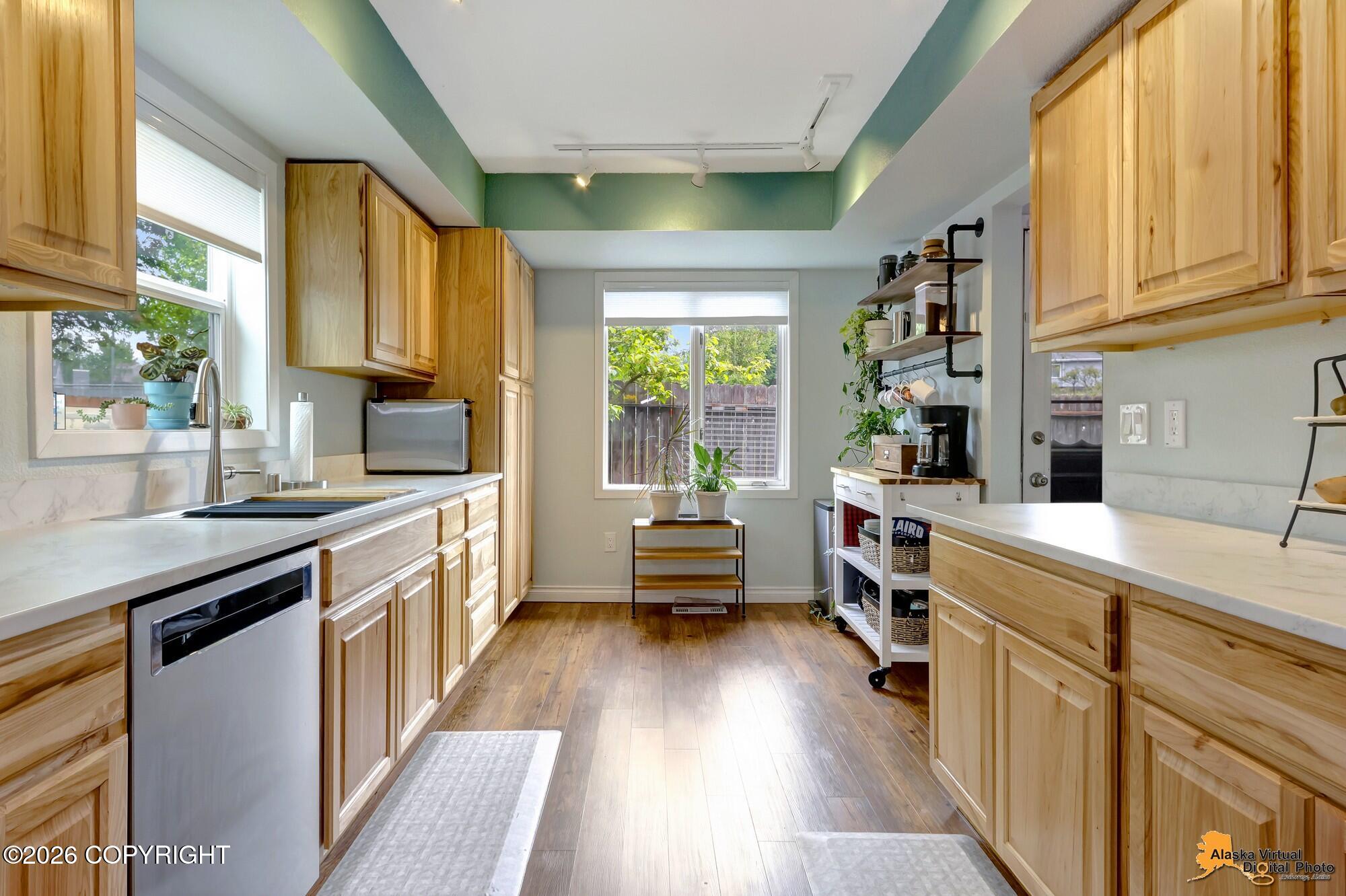 1909 Parkside Drive Property Photo 12