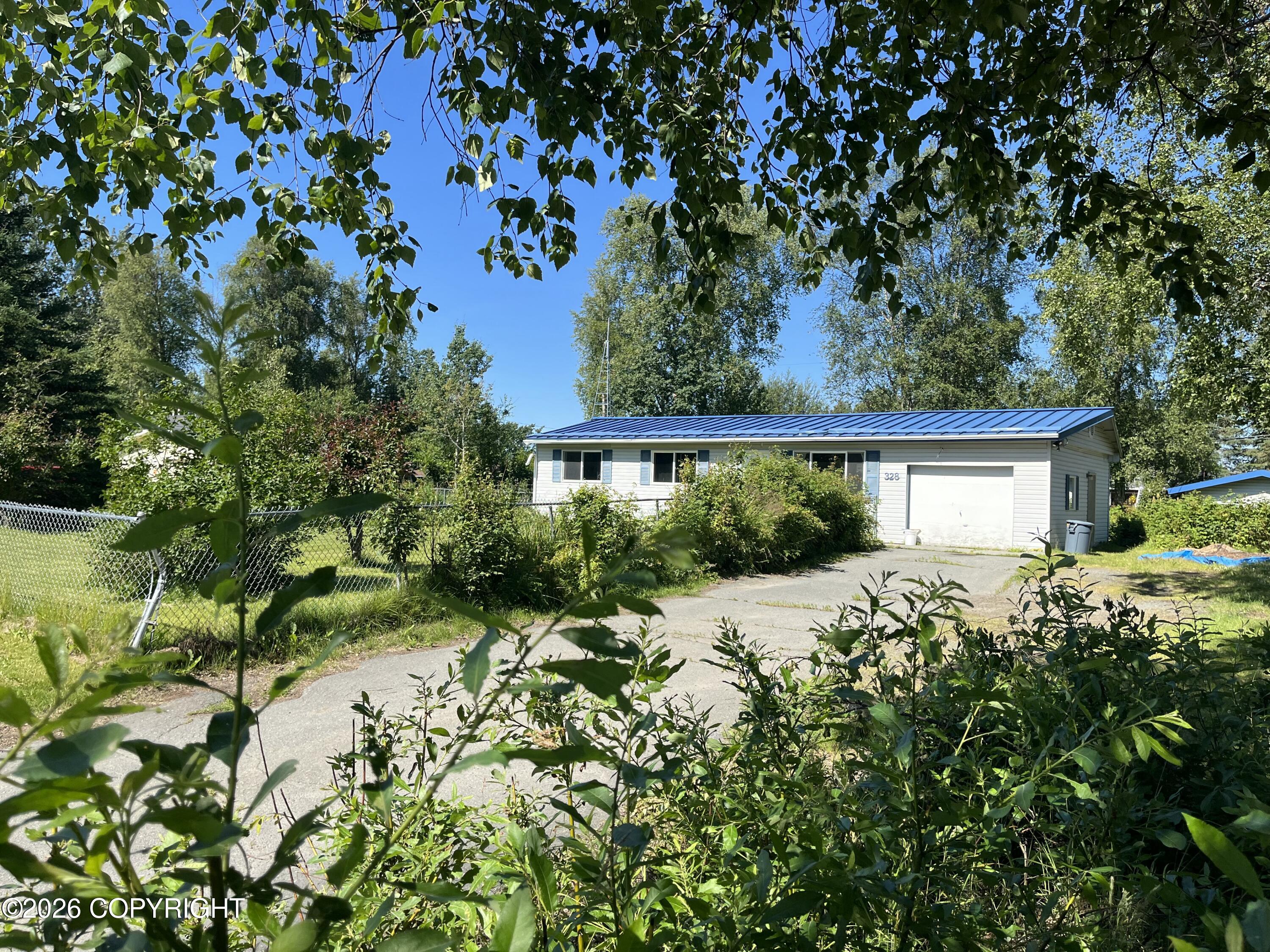 328 W Riverview Avenue Property Photo 1