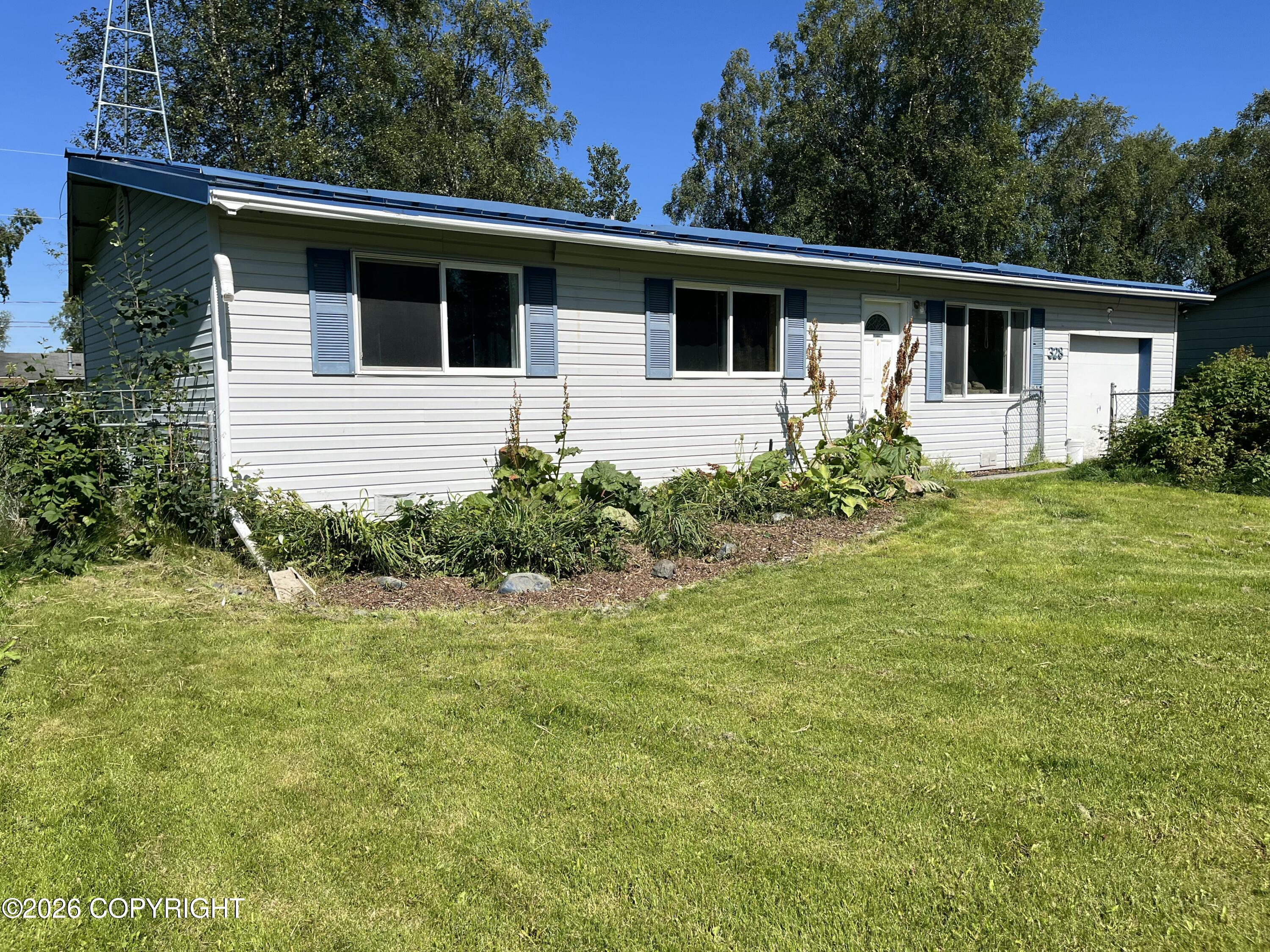328 W Riverview Avenue Property Photo 3