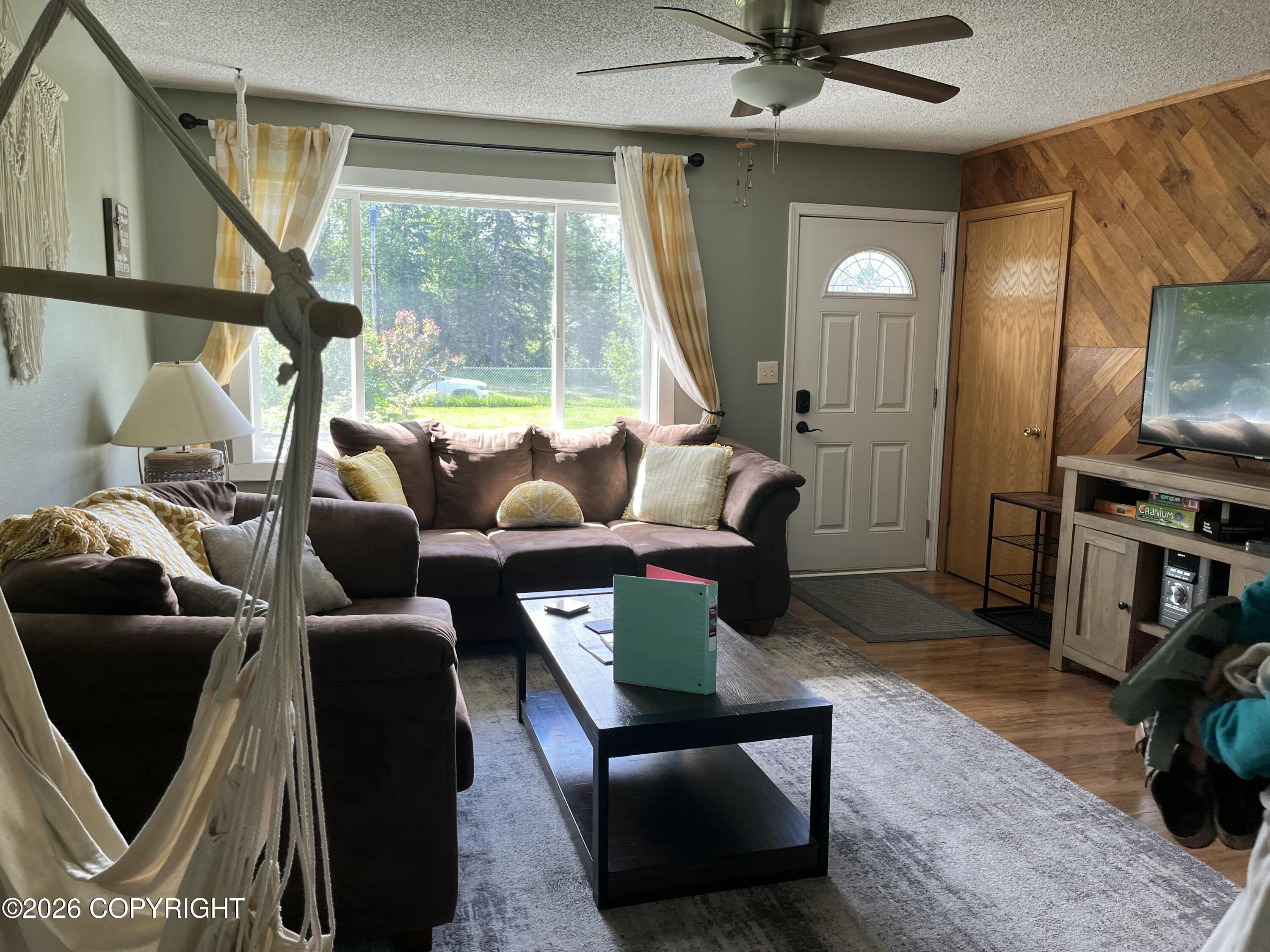 328 W Riverview Avenue Property Photo 8