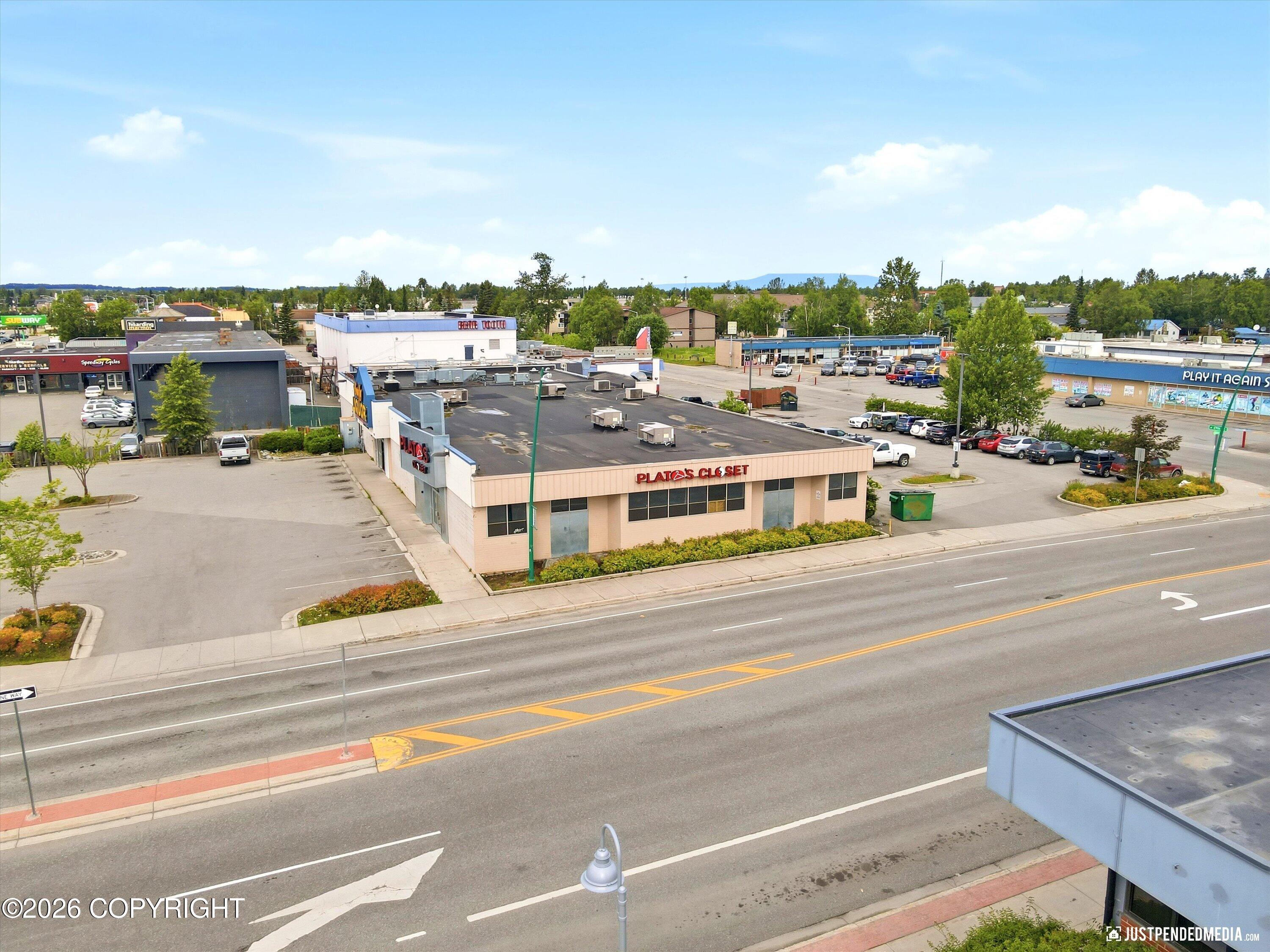 1201 W Northern Lights Boulevard Property Photo 18