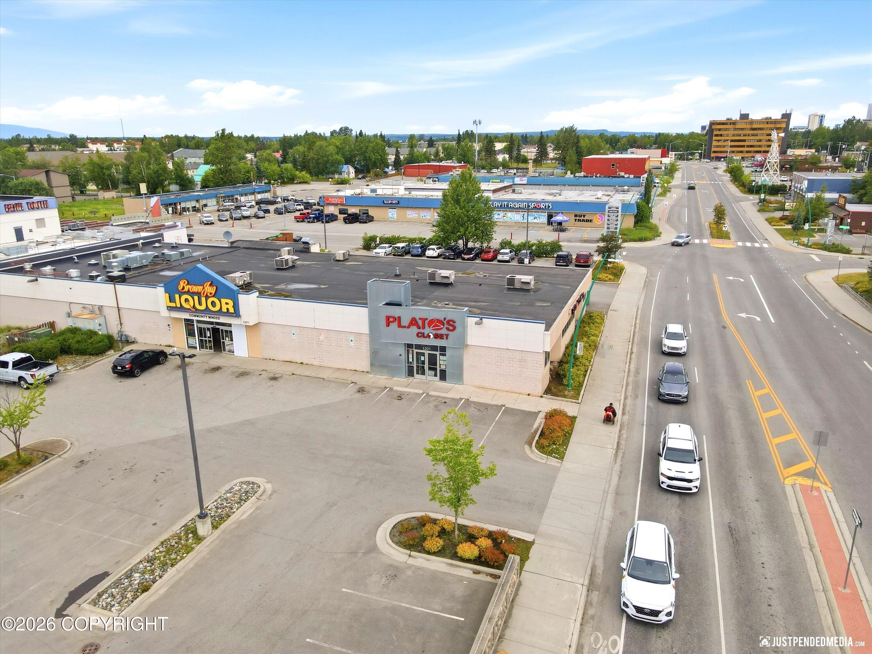 1201 W Northern Lights Boulevard Property Photo 20