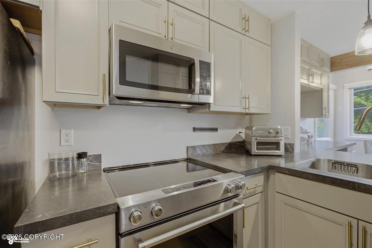 3041 E 42nd Avenue #502 Property Photo 12