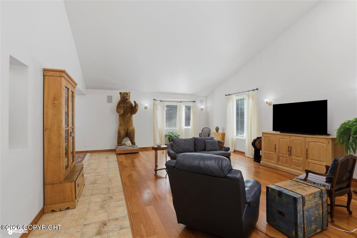 4825 Topaz Avenue Property Photo 8