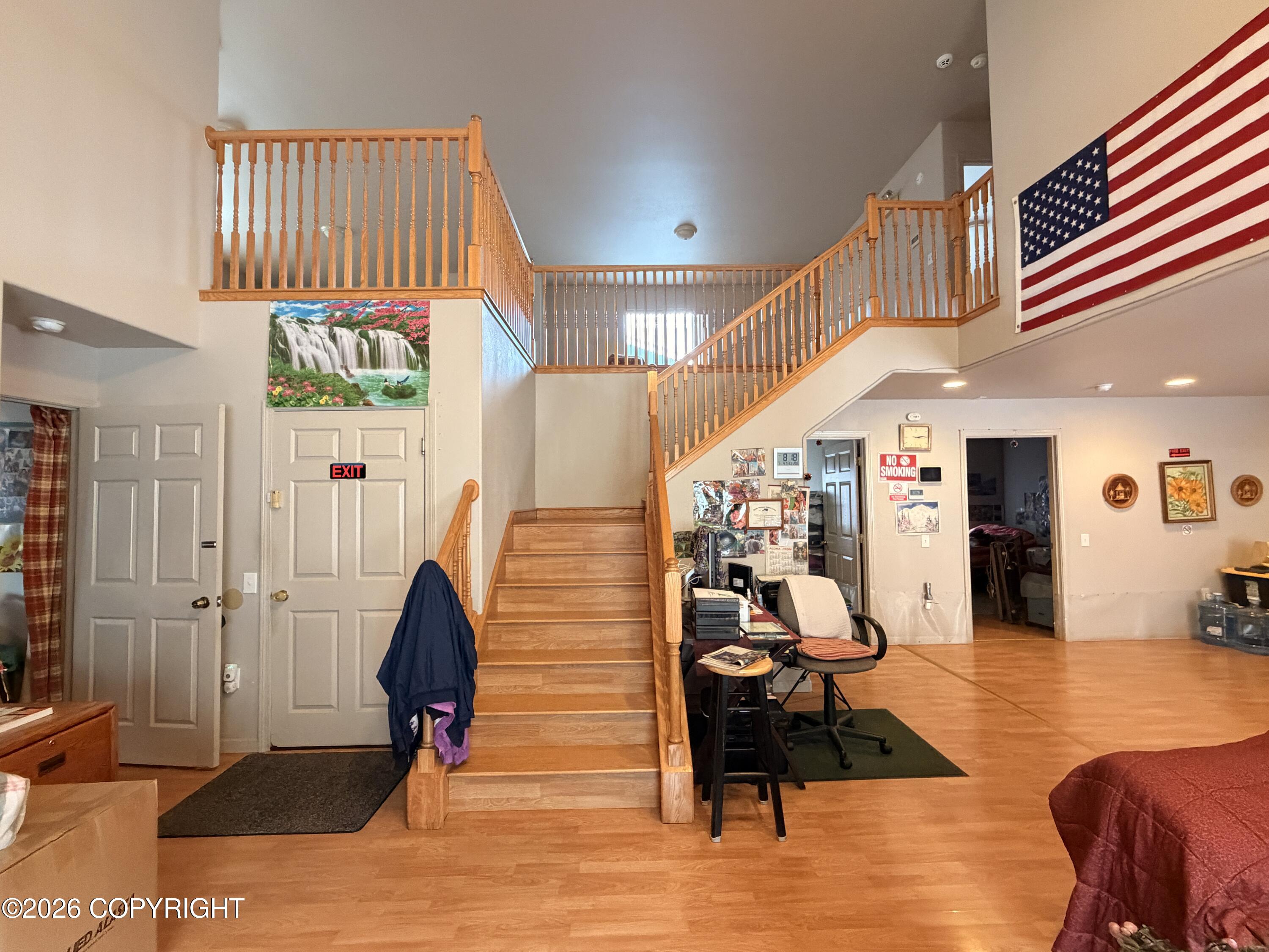 285 Flower Street Property Photo 4