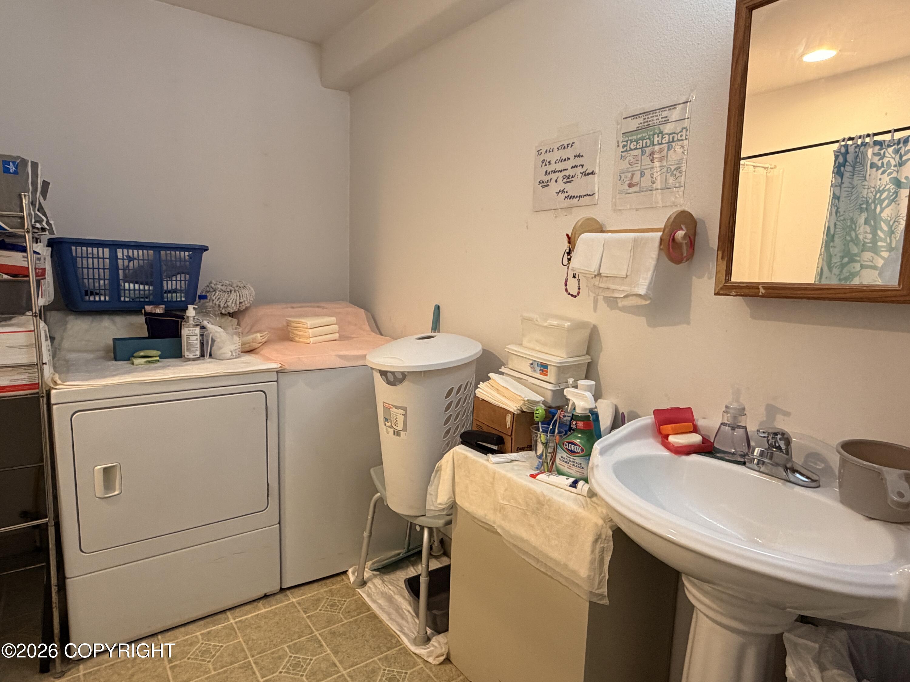 285 Flower Street Property Photo 8