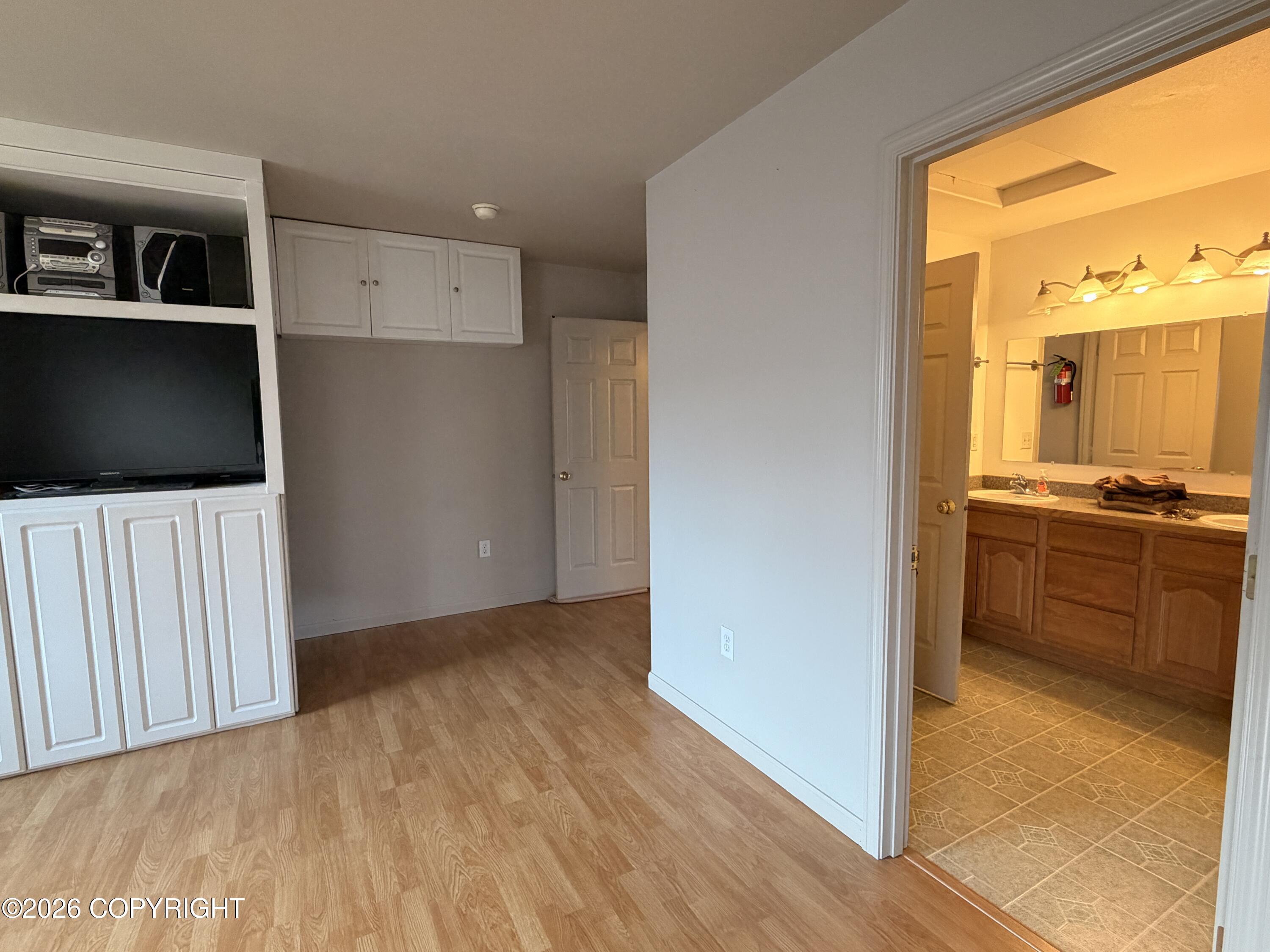 285 Flower Street Property Photo 19