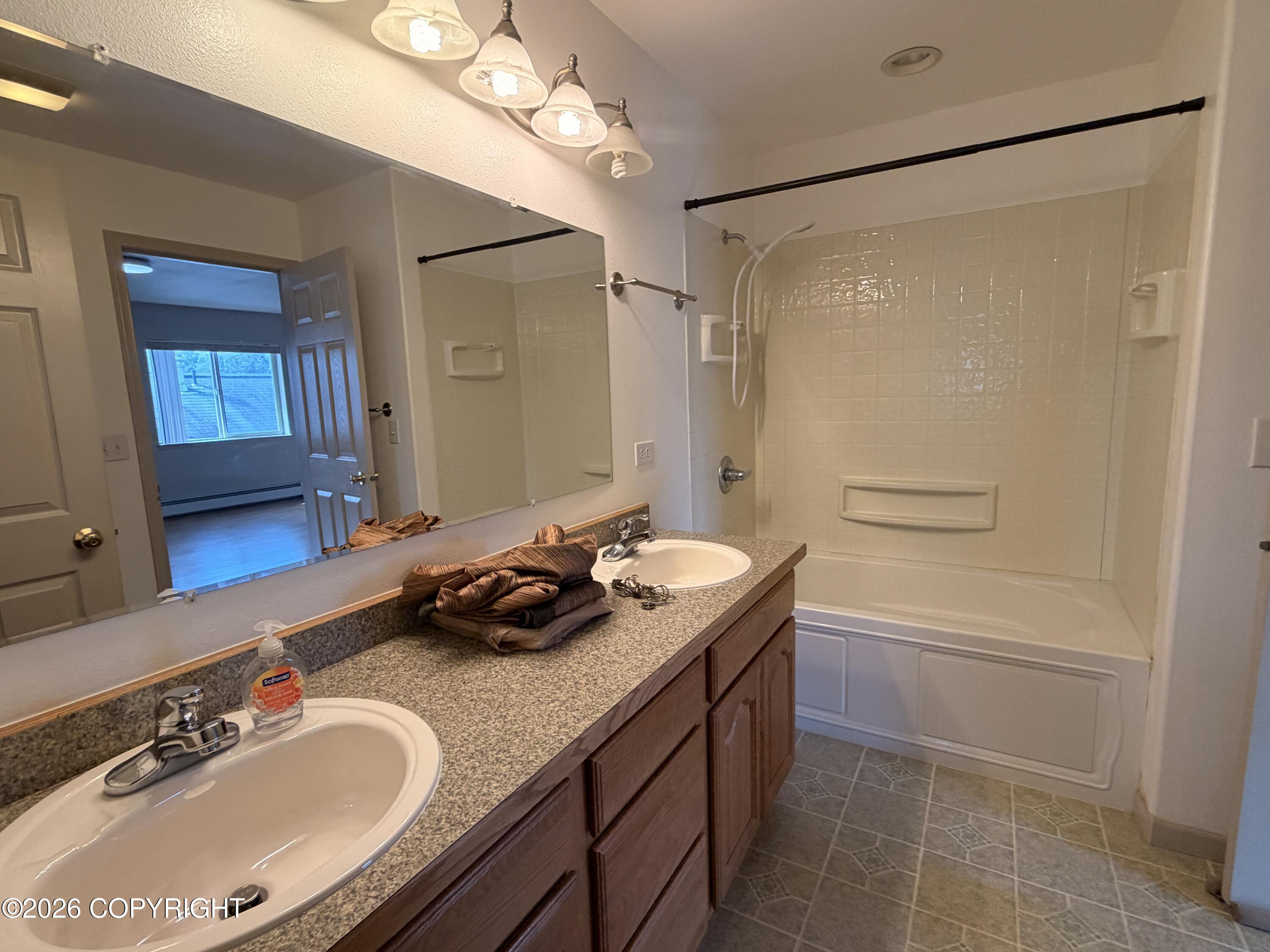 285 Flower Street Property Photo 21
