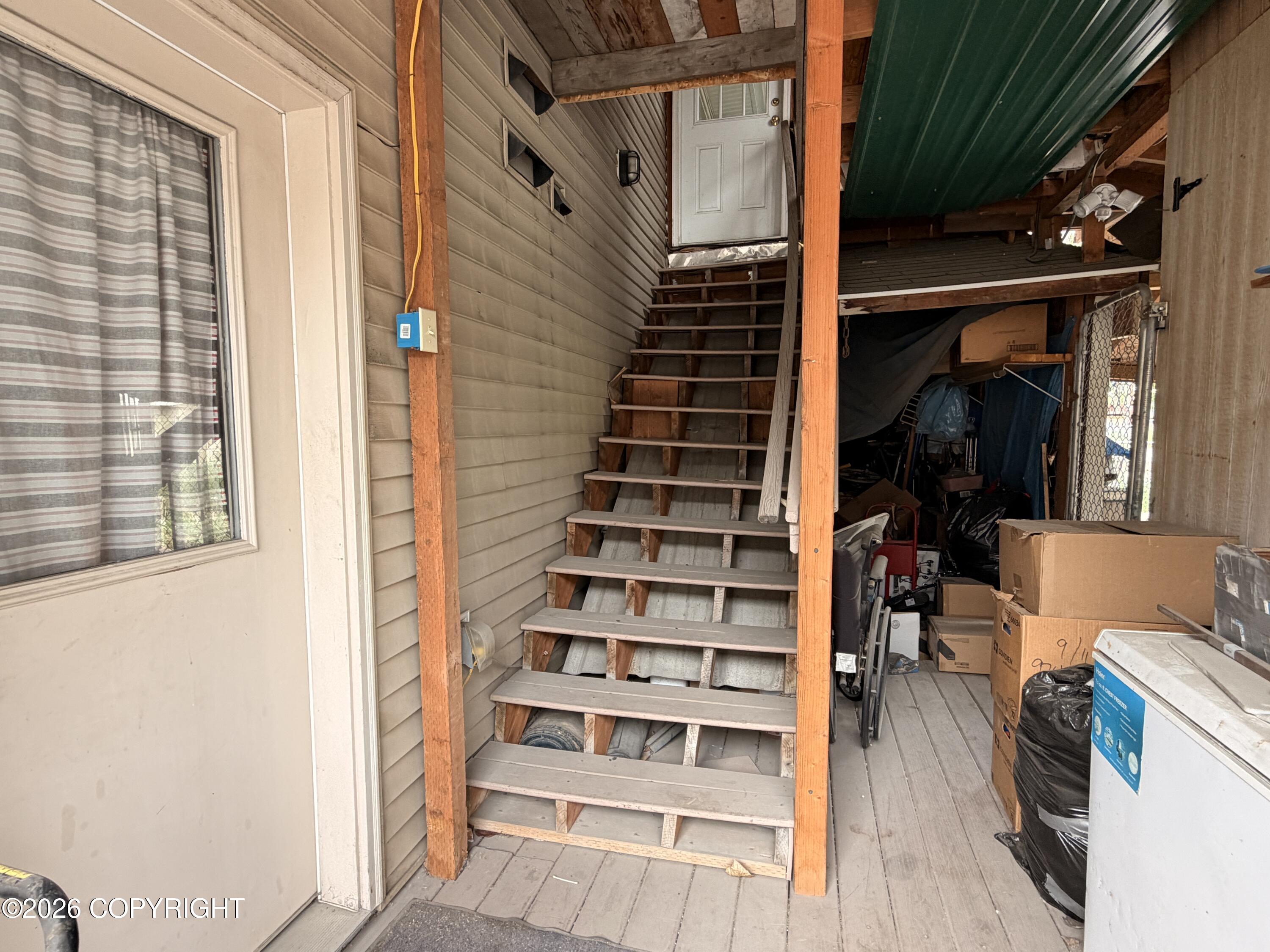 285 Flower Street Property Photo 25