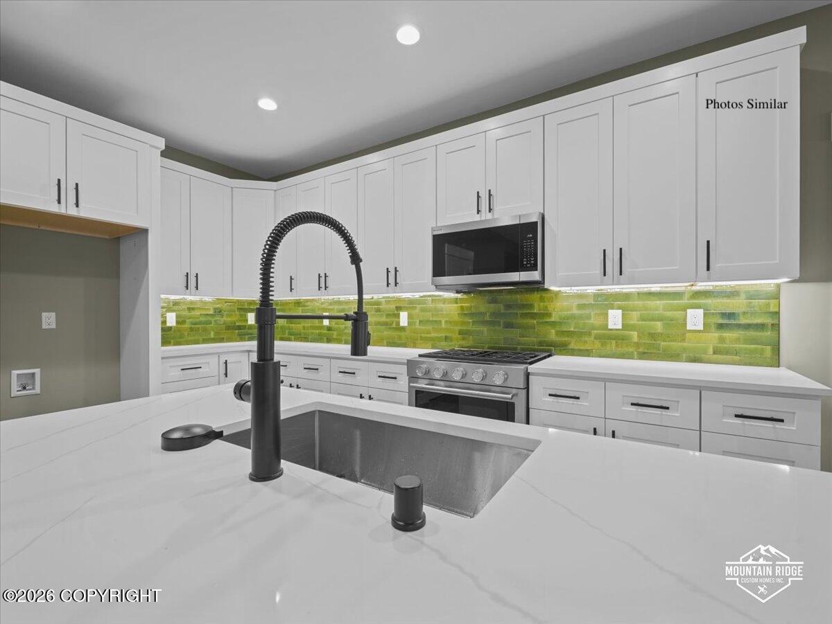 6672 E Gateway Drive Property Photo 3