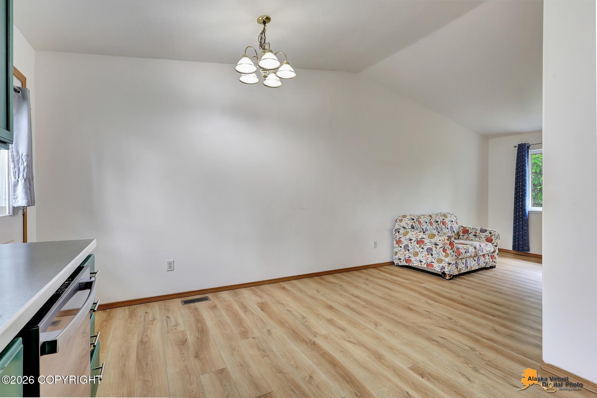 1050 E Onyx Circle Property Photo 6