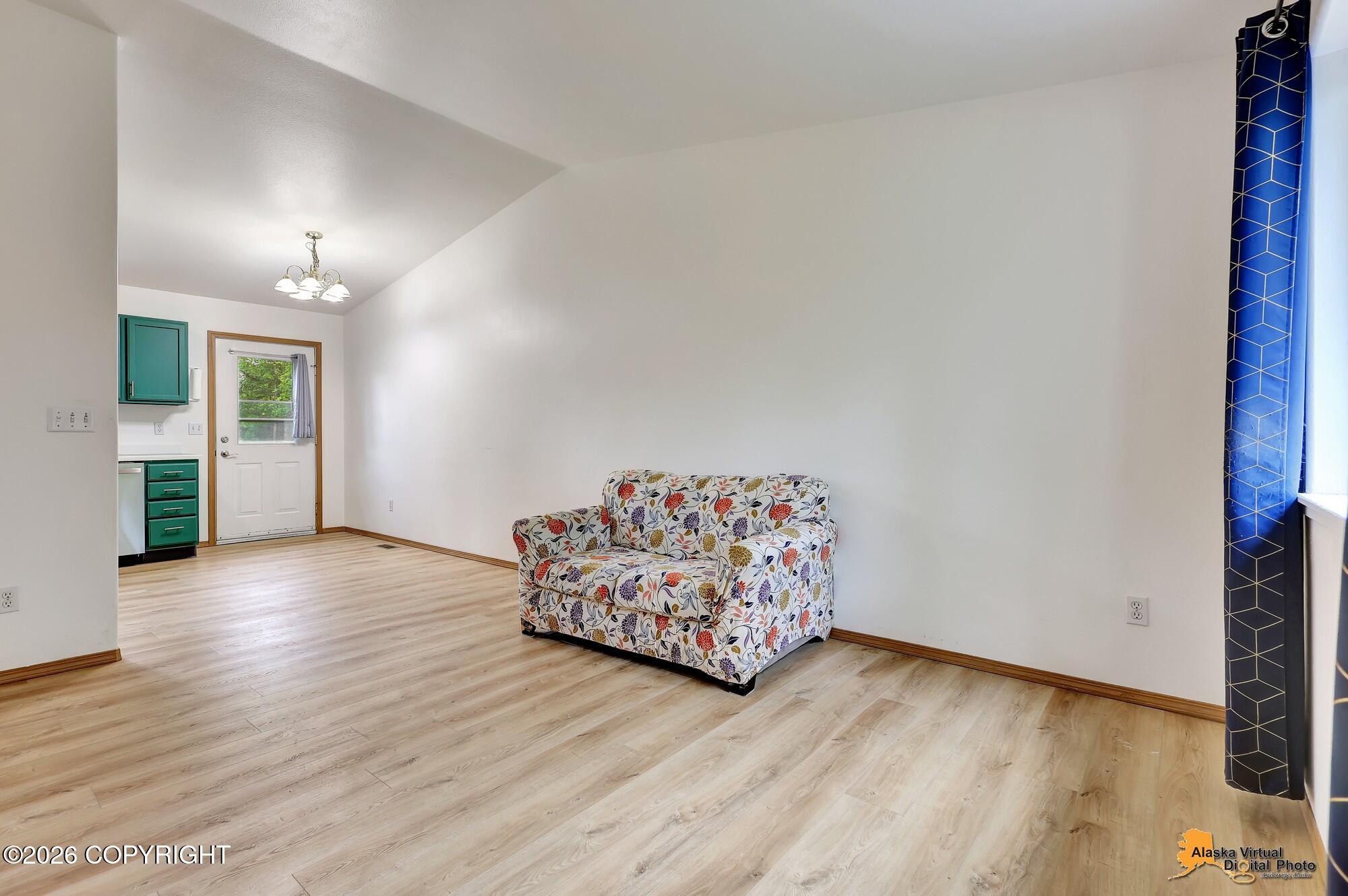 1050 E Onyx Circle Property Photo 8