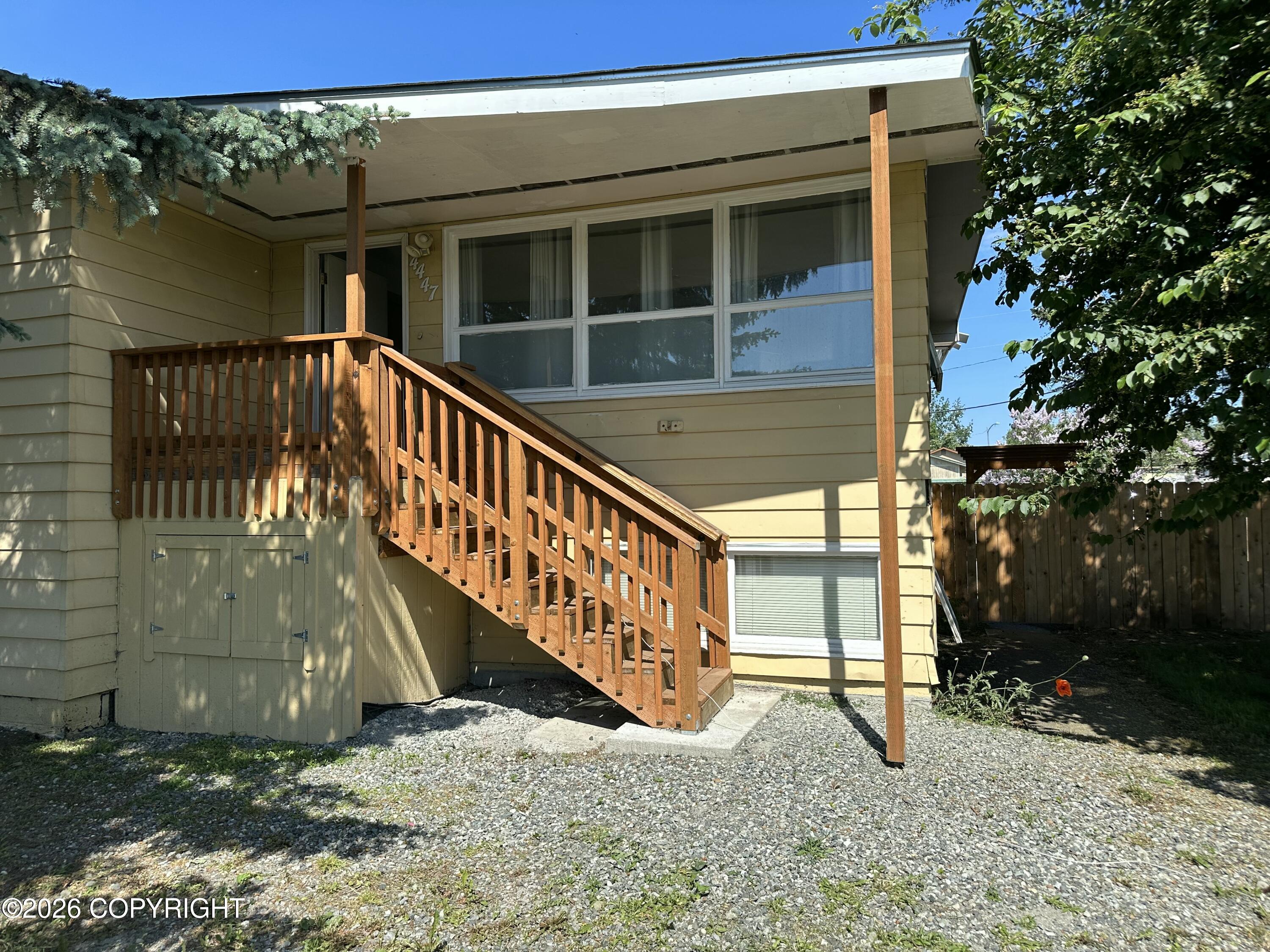 4447 E 6th Avenue Property Photo 2