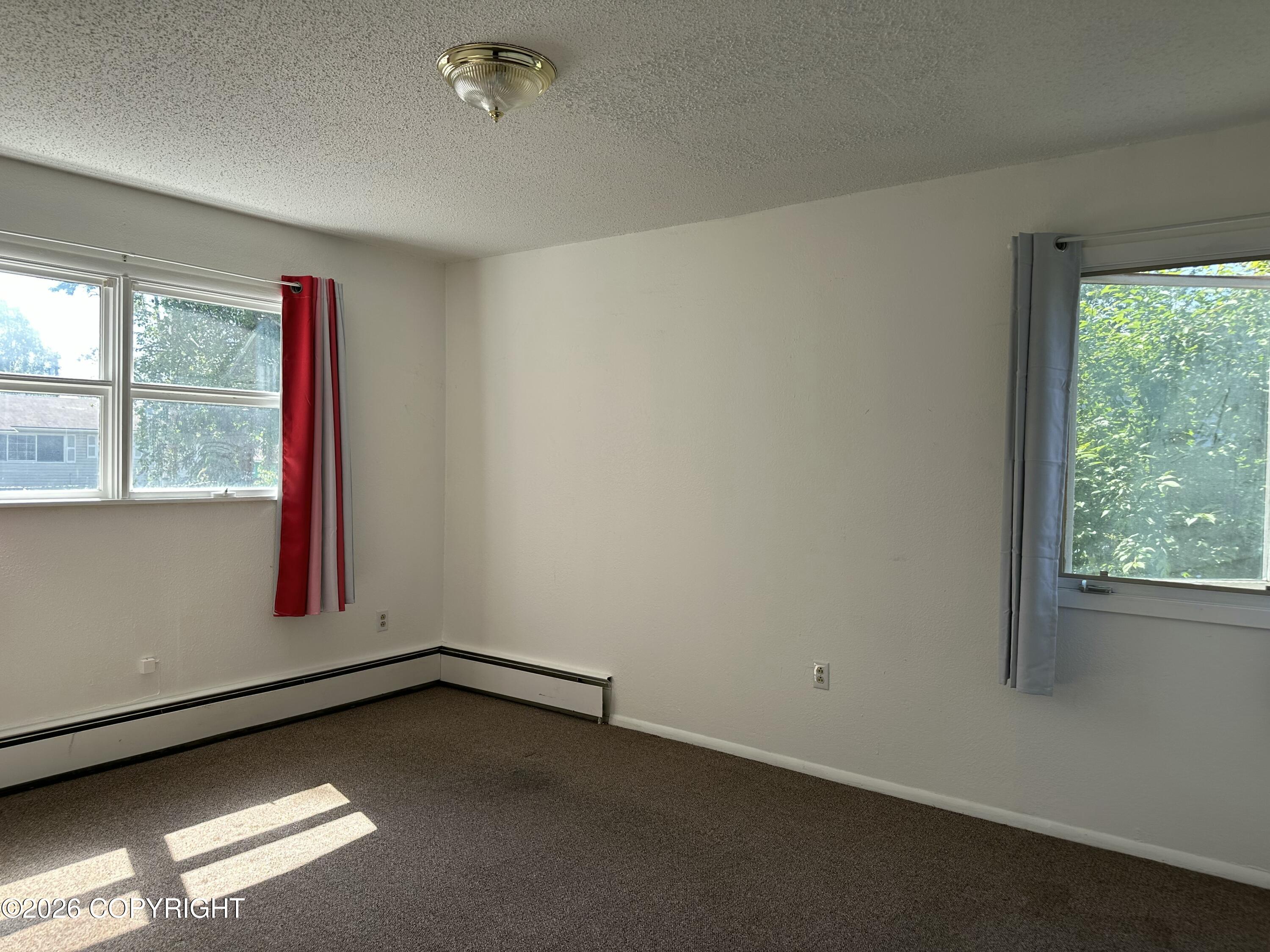 4447 E 6th Avenue Property Photo 9