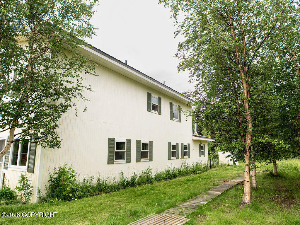 Nhn Graphite Court Property Photo 2