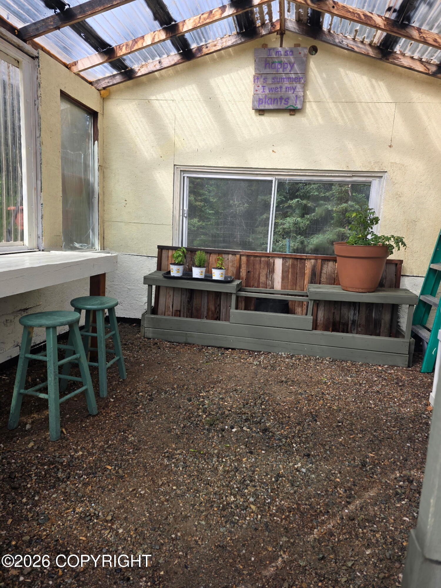 Nhn Graphite Court Property Photo 6