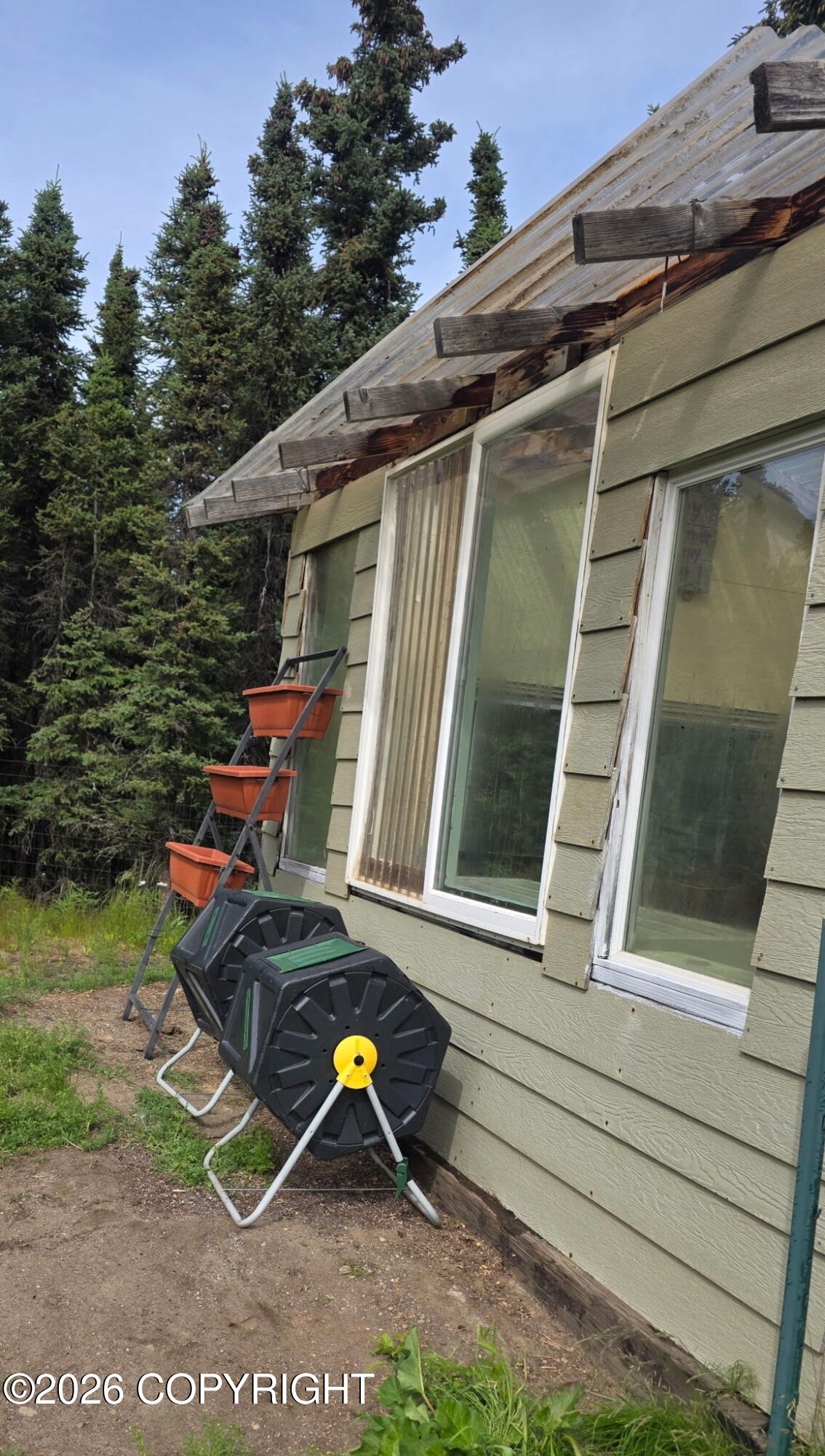 Nhn Graphite Court Property Photo 7