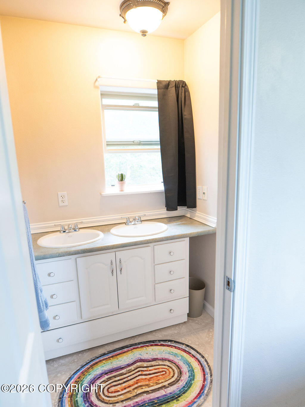 Nhn Graphite Court Property Photo 23