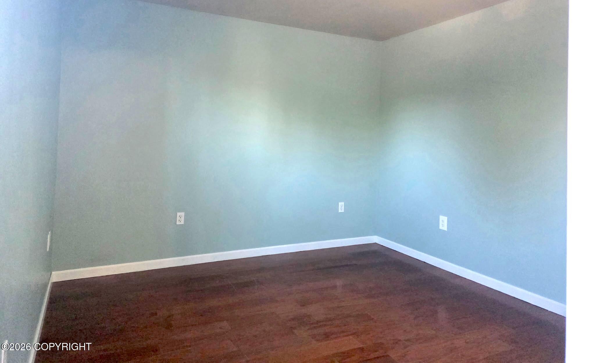 Nhn Graphite Court Property Photo 27