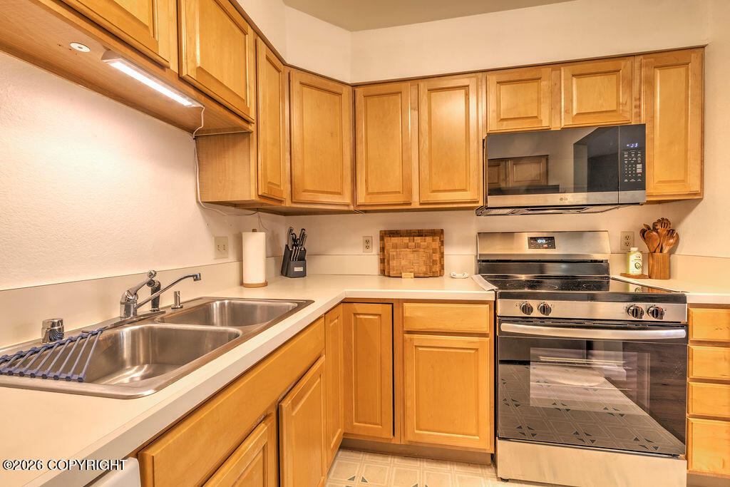 103 W 22nd Avenue #604 Property Photo 4