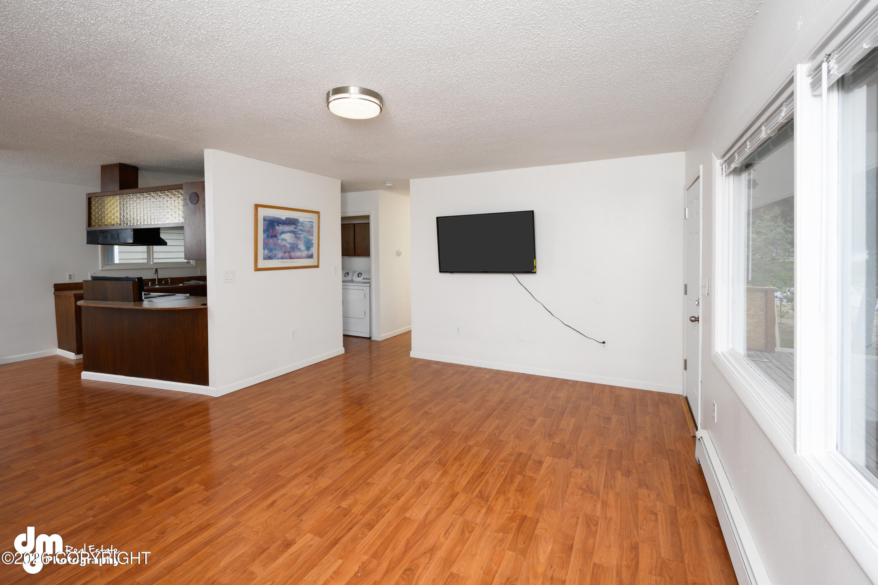 1423 E 43rd Court Property Photo 5
