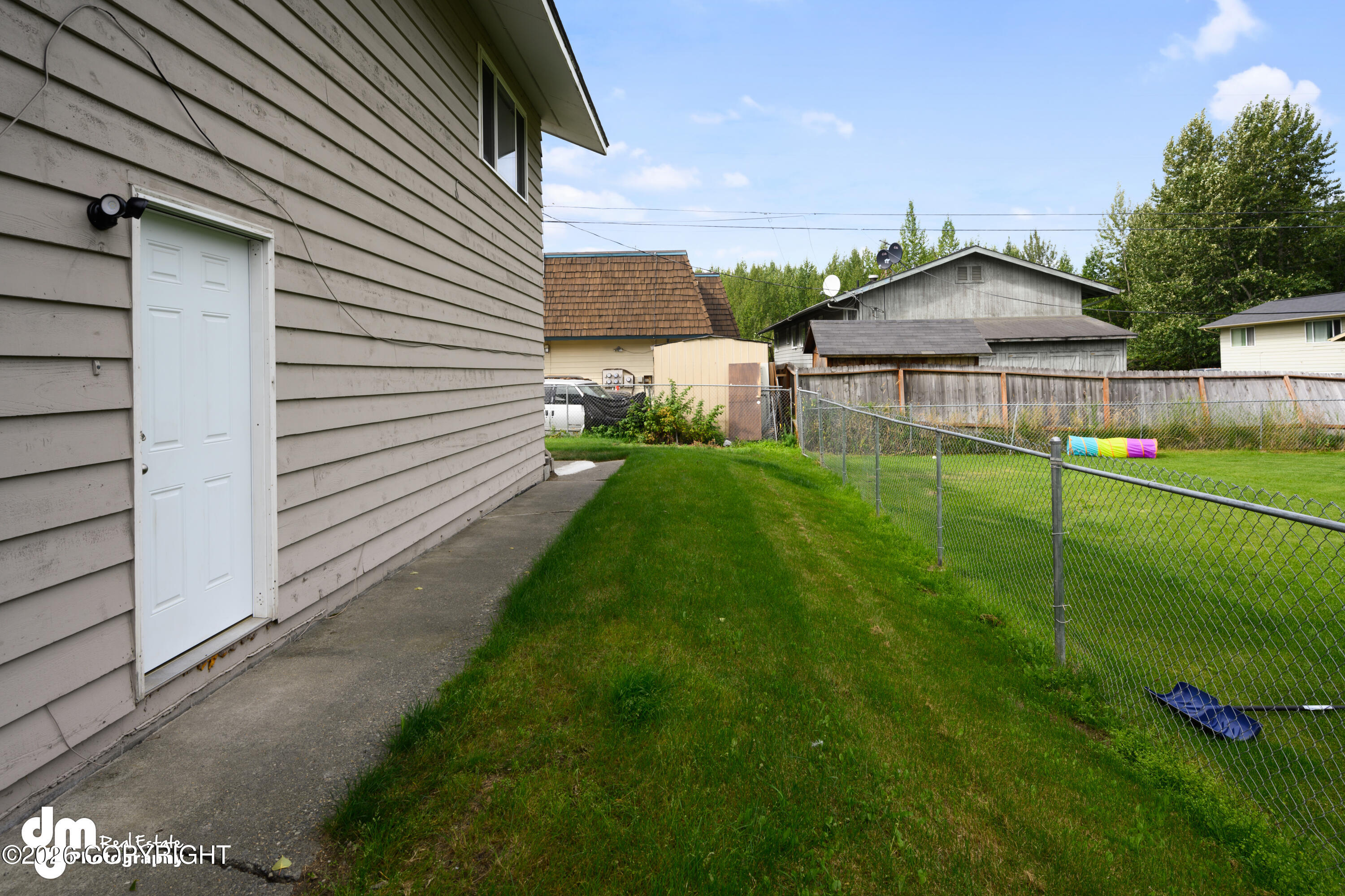 1423 E 43rd Court Property Photo 64