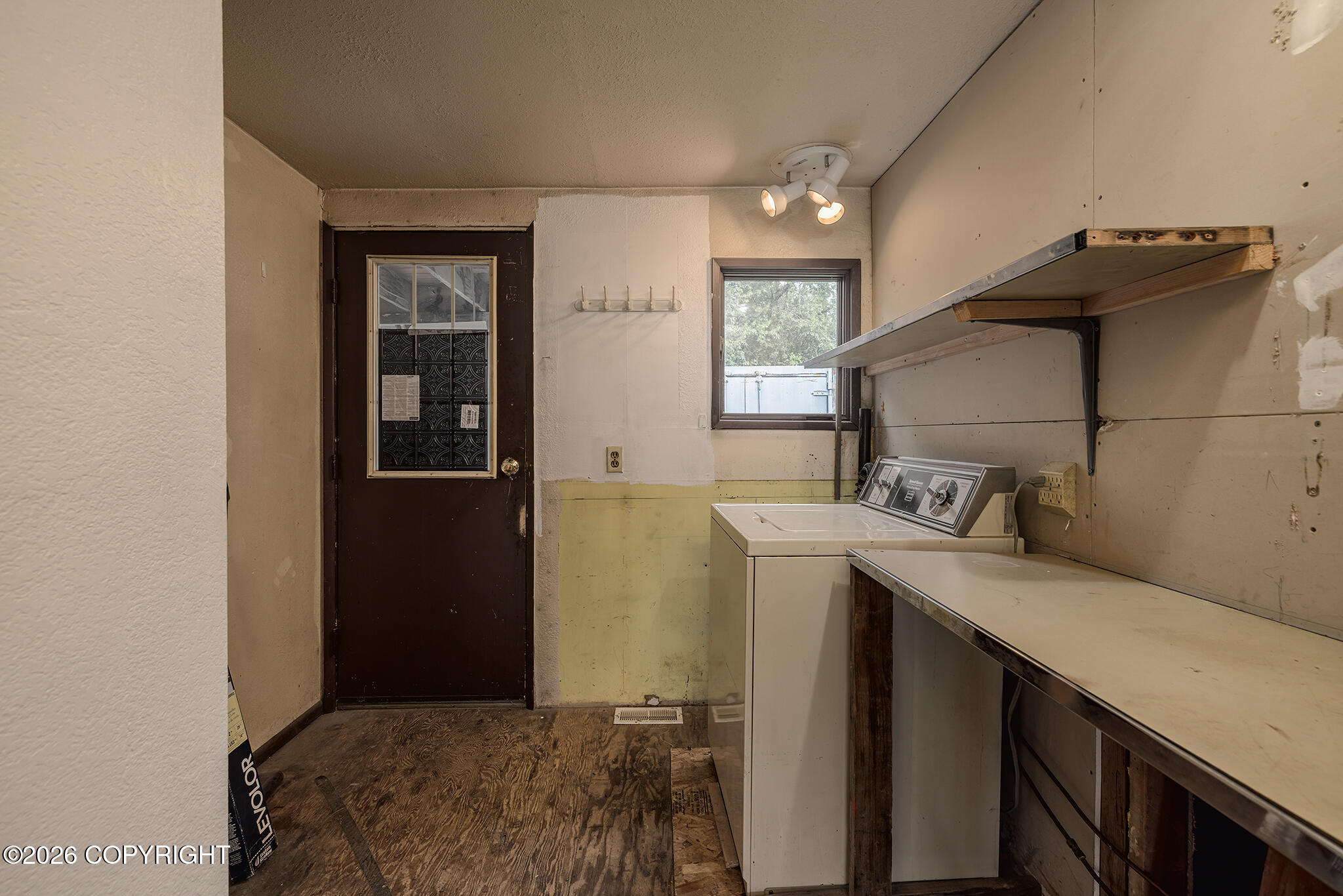 16074 N Glenn Highway Property Photo 9