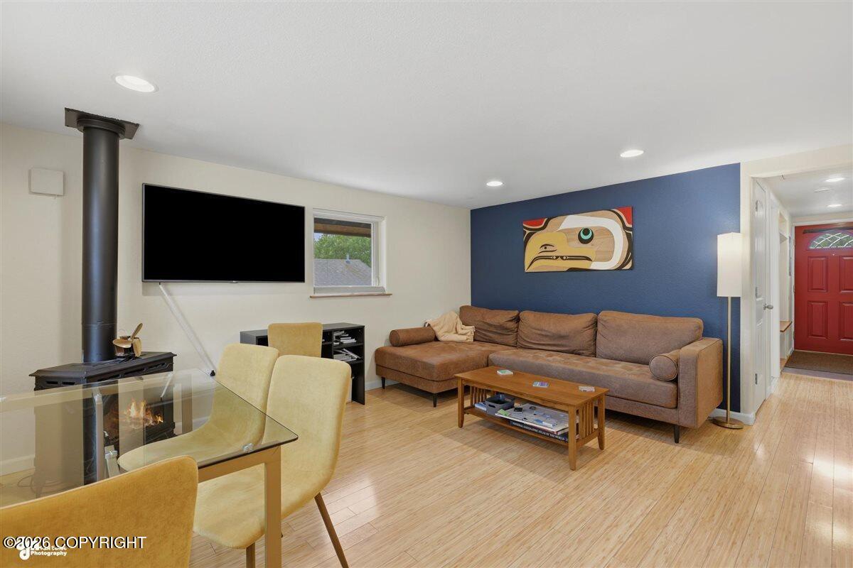 833 W 20th Avenue Property Photo 5
